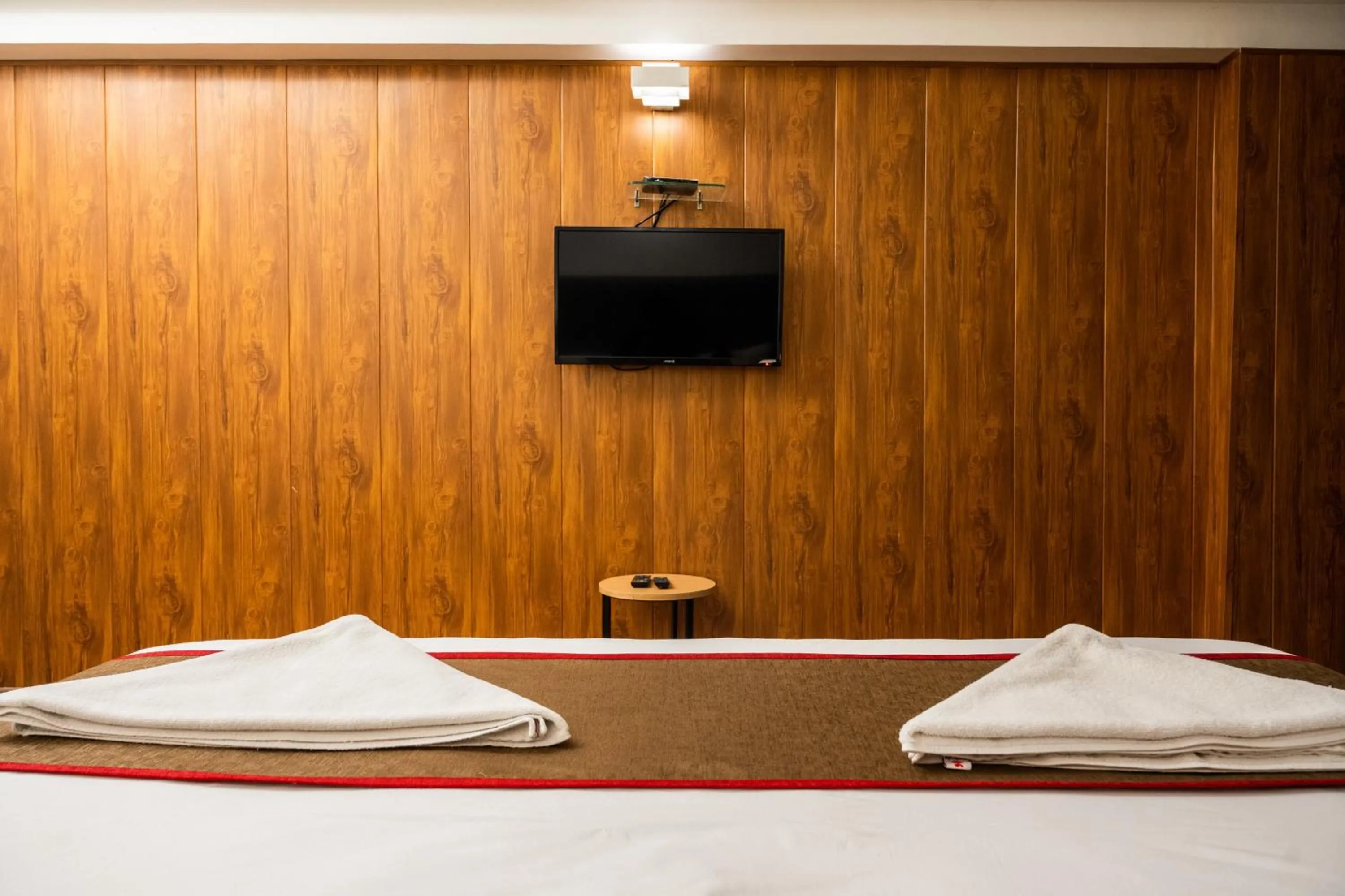 TV and multimedia, Bed in Hotel Asrani International