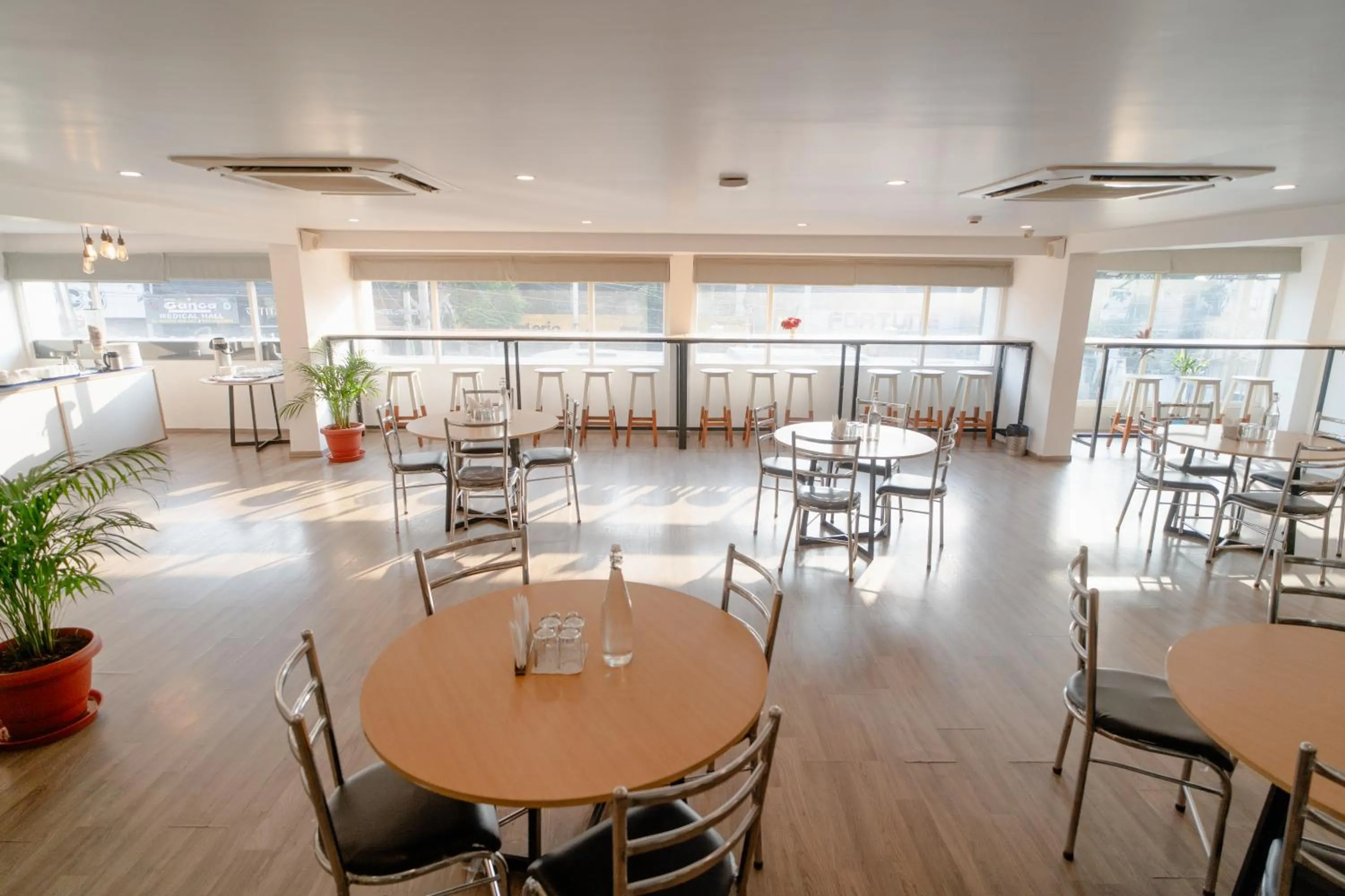 Hotel Asrani International