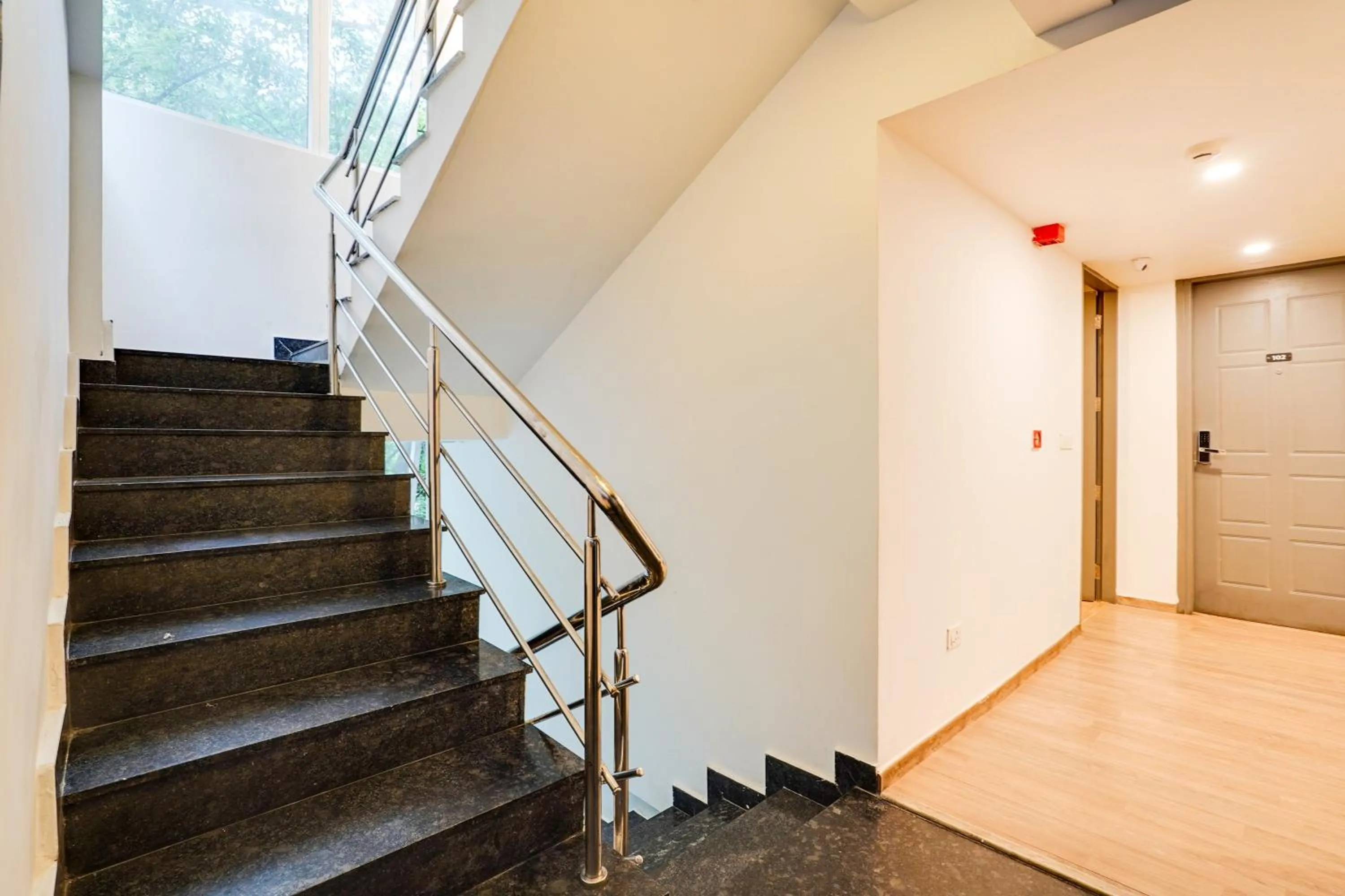 Lobby or reception in Super Townhouse Oak Indiranagar