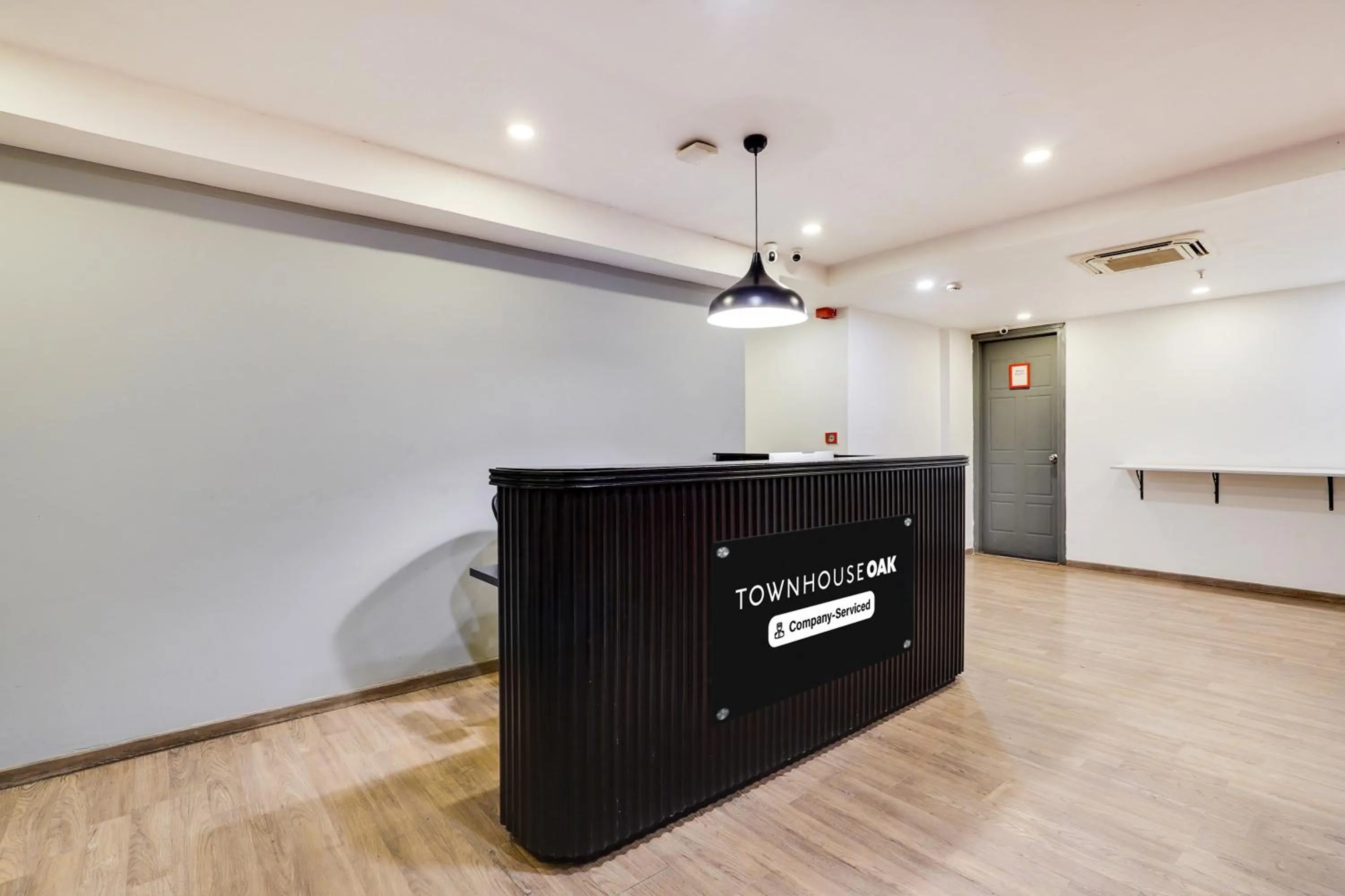 Lobby or reception in Super Townhouse Oak Indiranagar