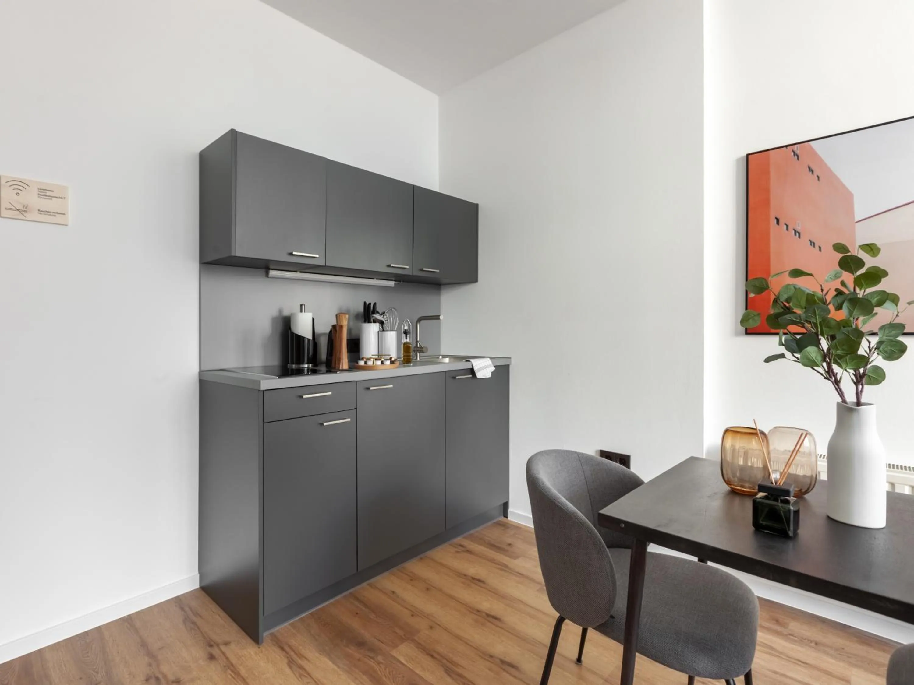 Kitchen or kitchenette in Limehome Bremen Hutfilterstraße