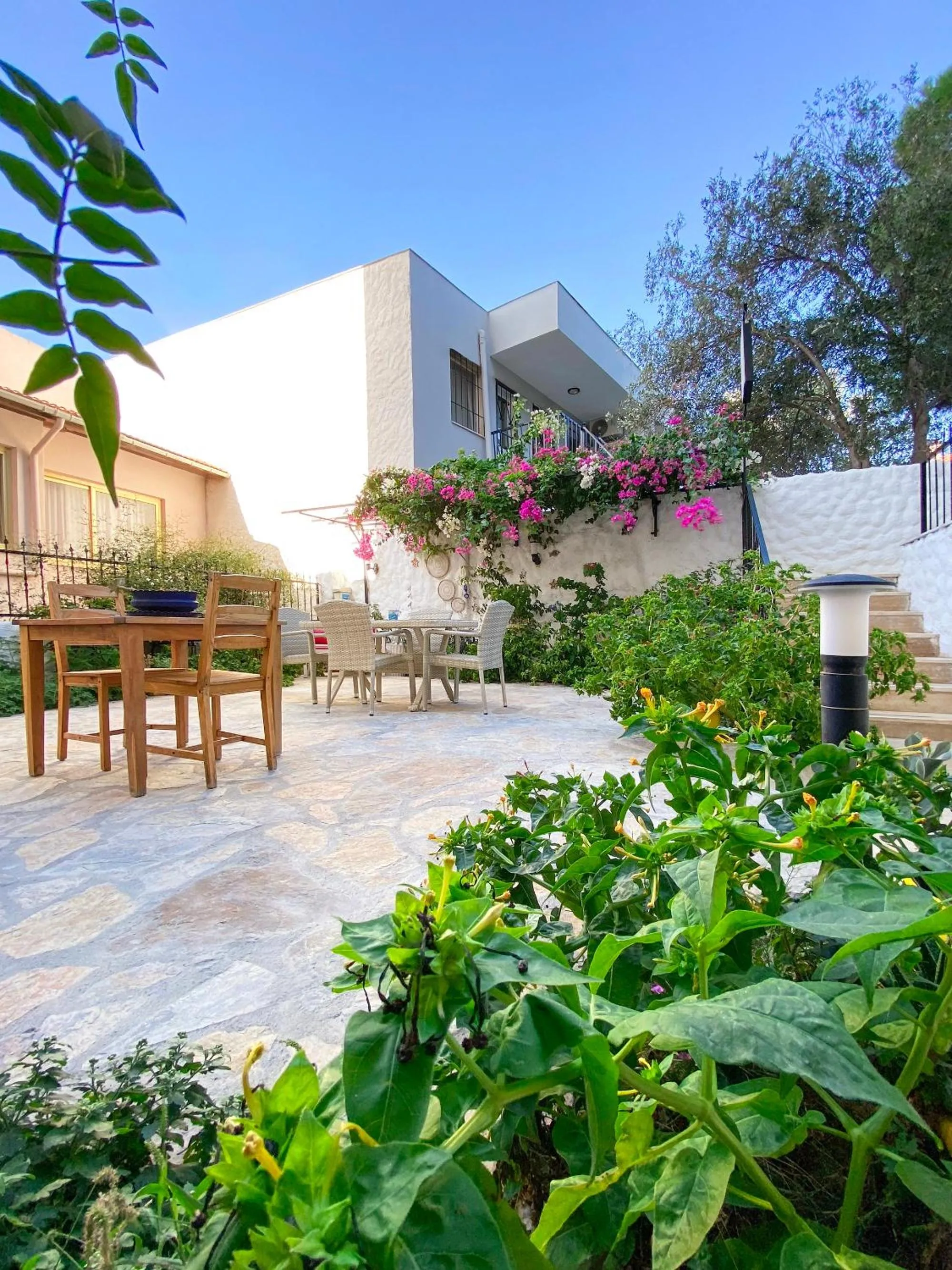 Garden view in Azize Palas Apart Otel