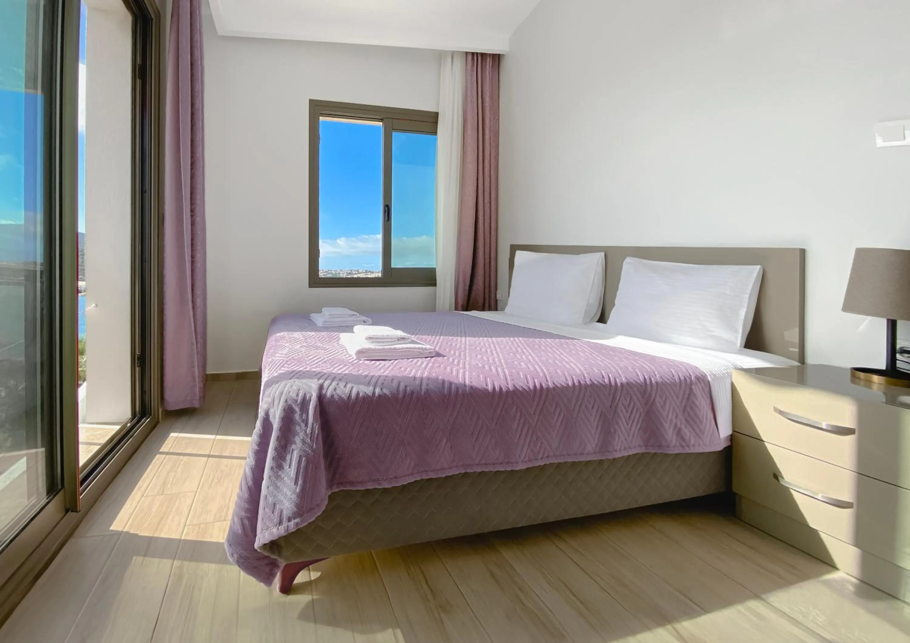 Property building, Bed in Azize Palas Apart Otel
