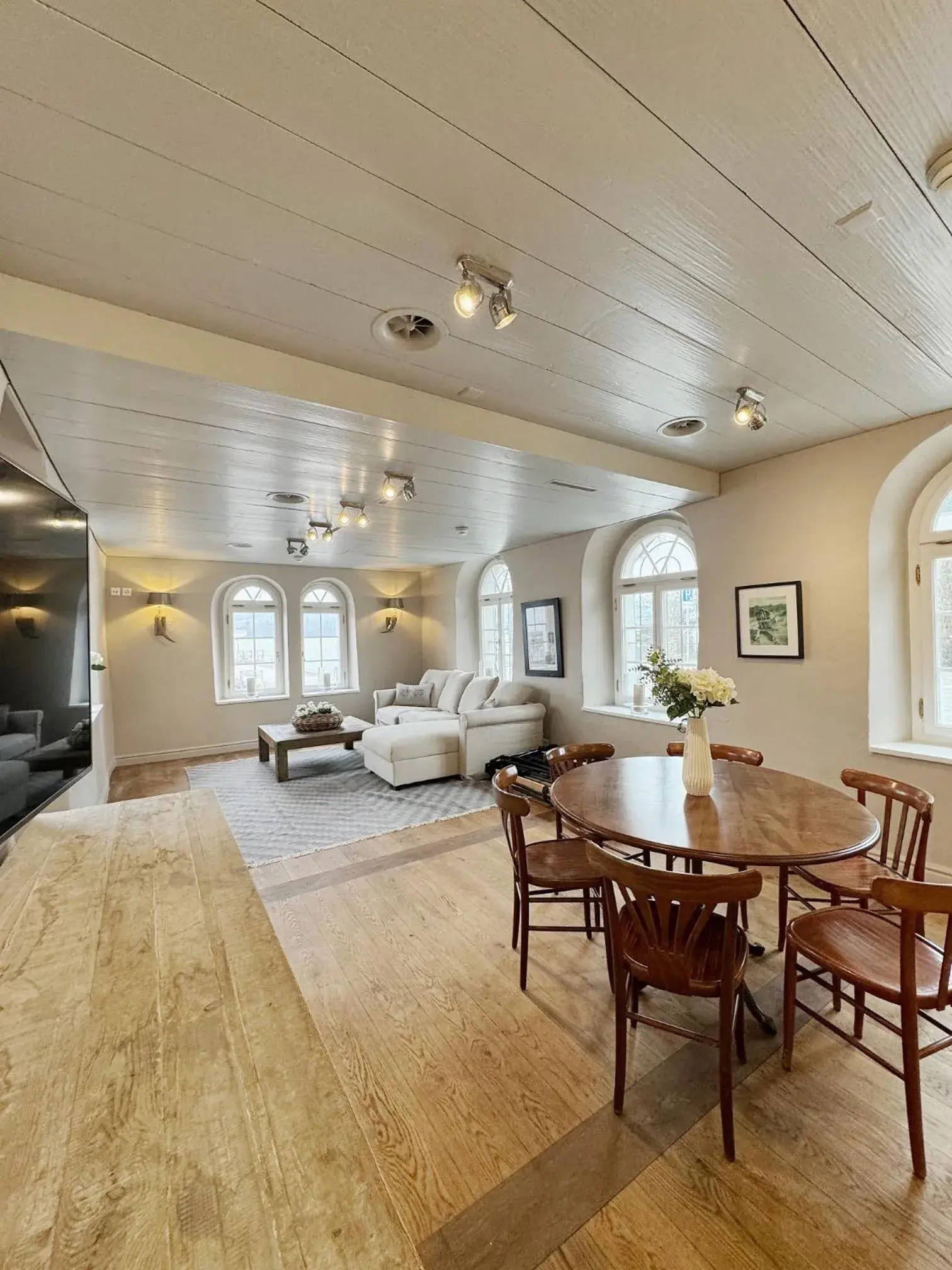 Living room, Bed in Hotel Hirschen am See Living room, Bed in Hotel Hirschen am See