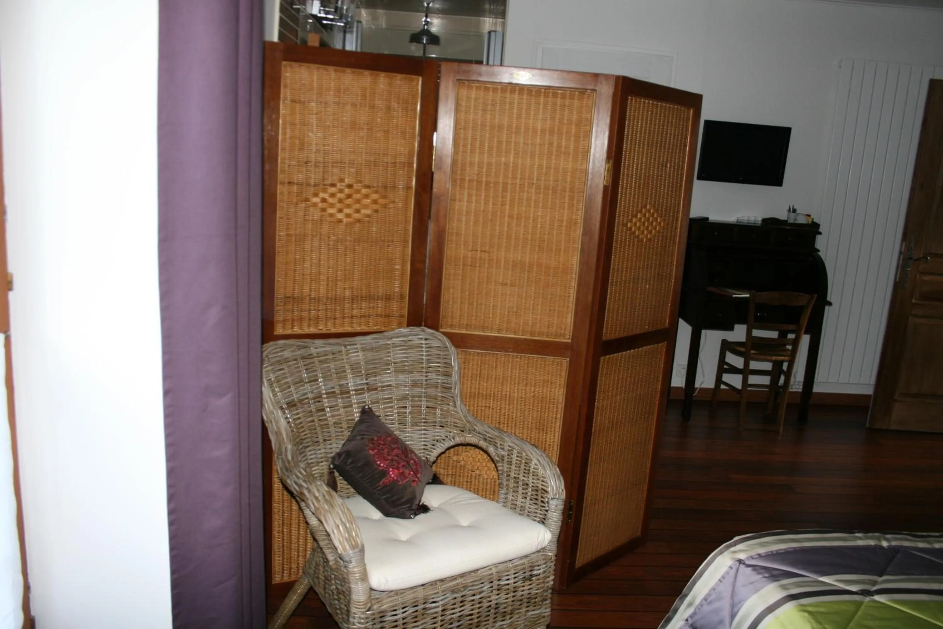 Decorative detail in Au Relais de Chaussy