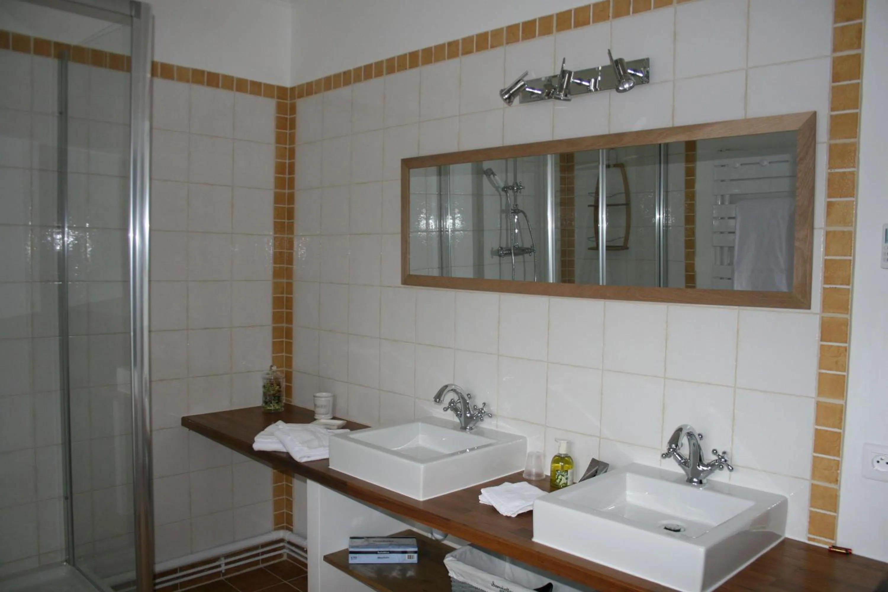 Bathroom in Au Relais de Chaussy