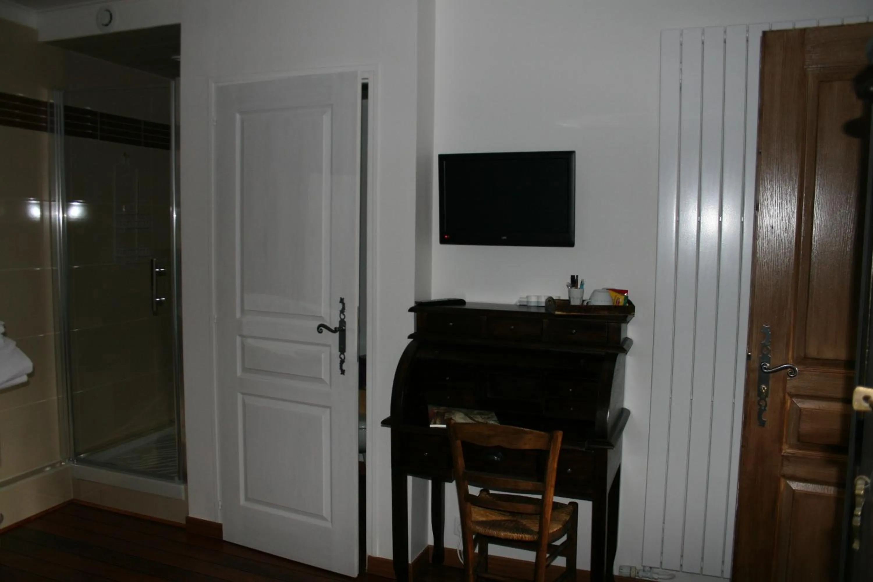 Decorative detail in Au Relais de Chaussy
