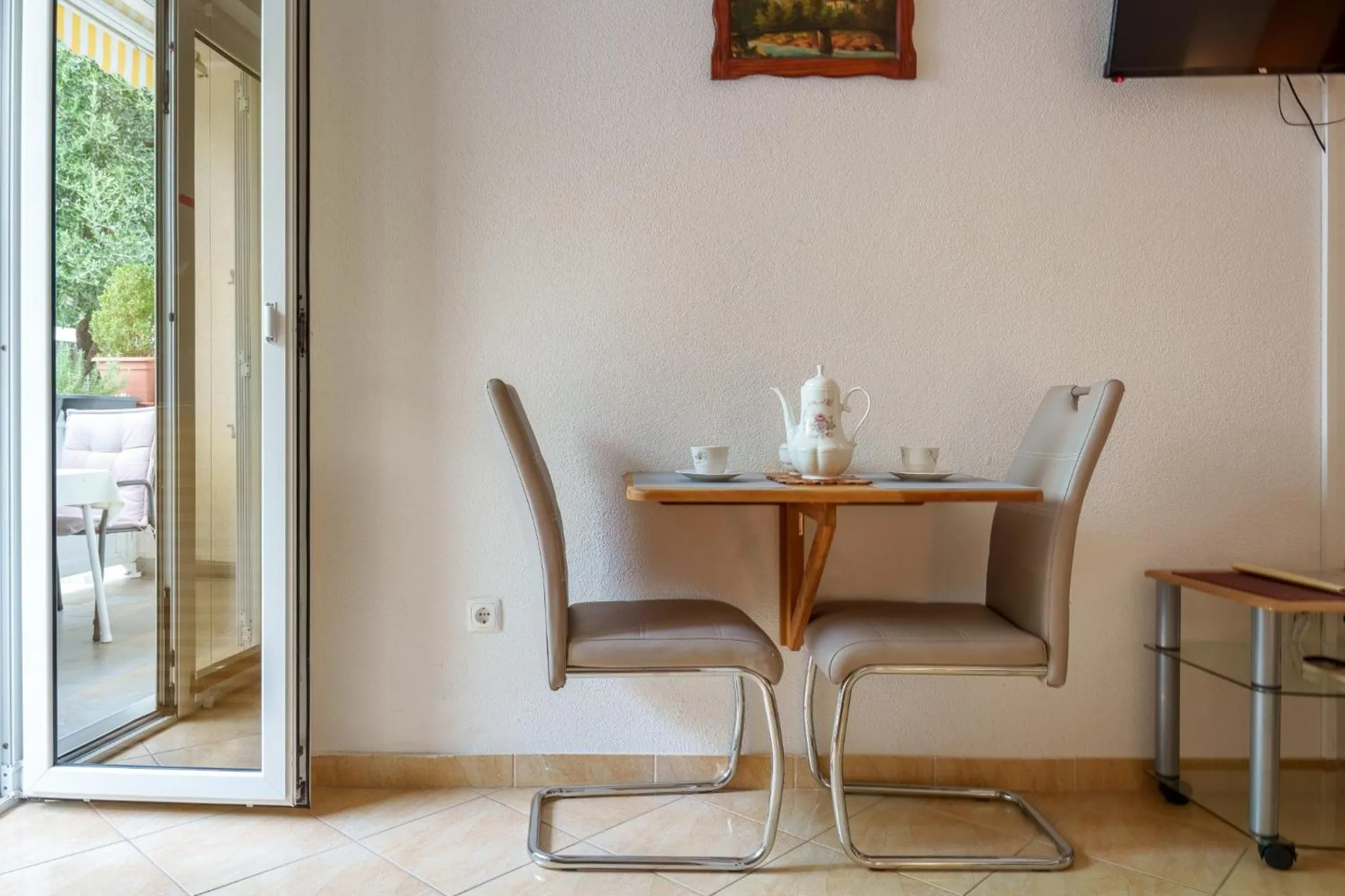 Dining area in Studios Ruža