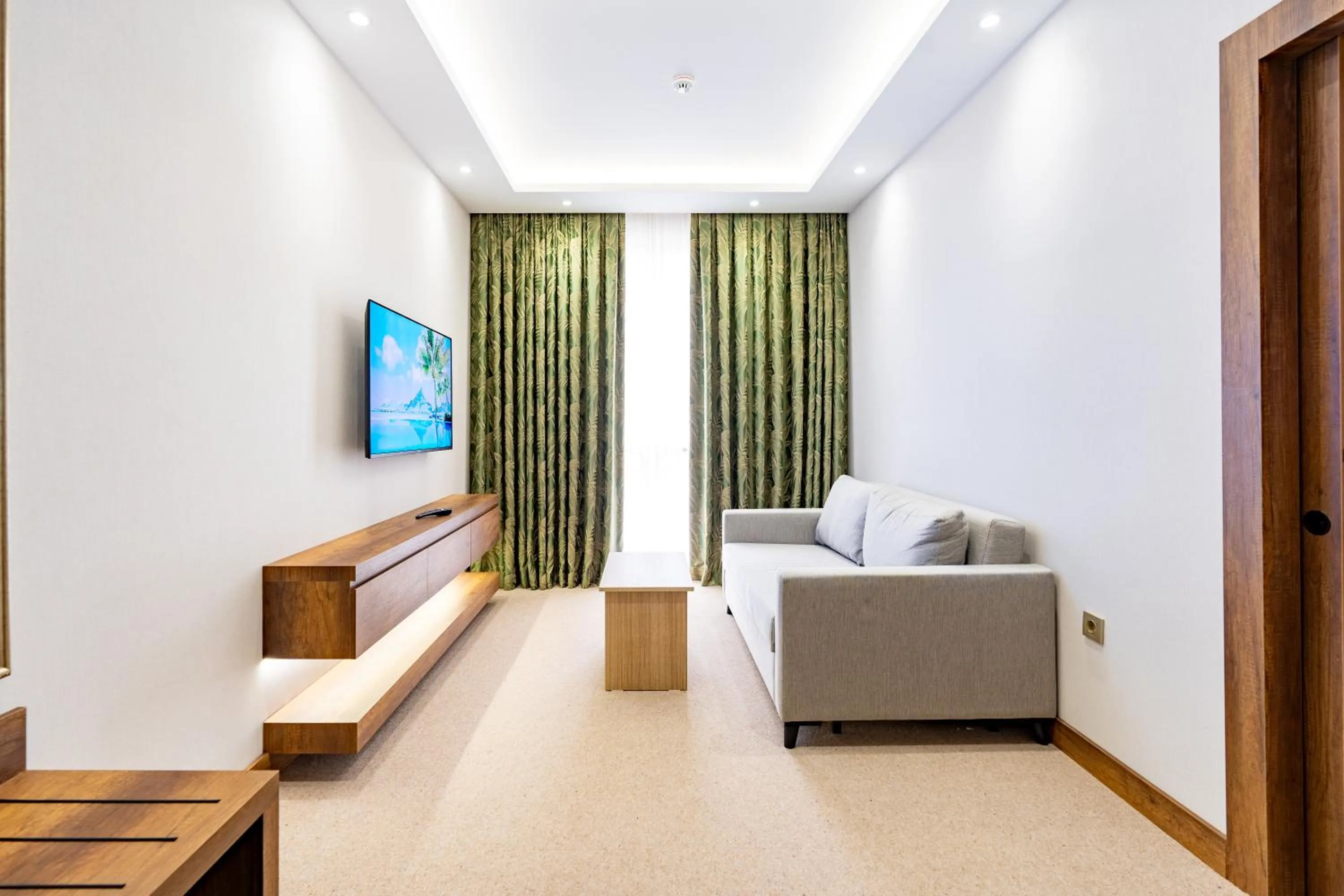 TV and multimedia in Mardy Suit Hotel