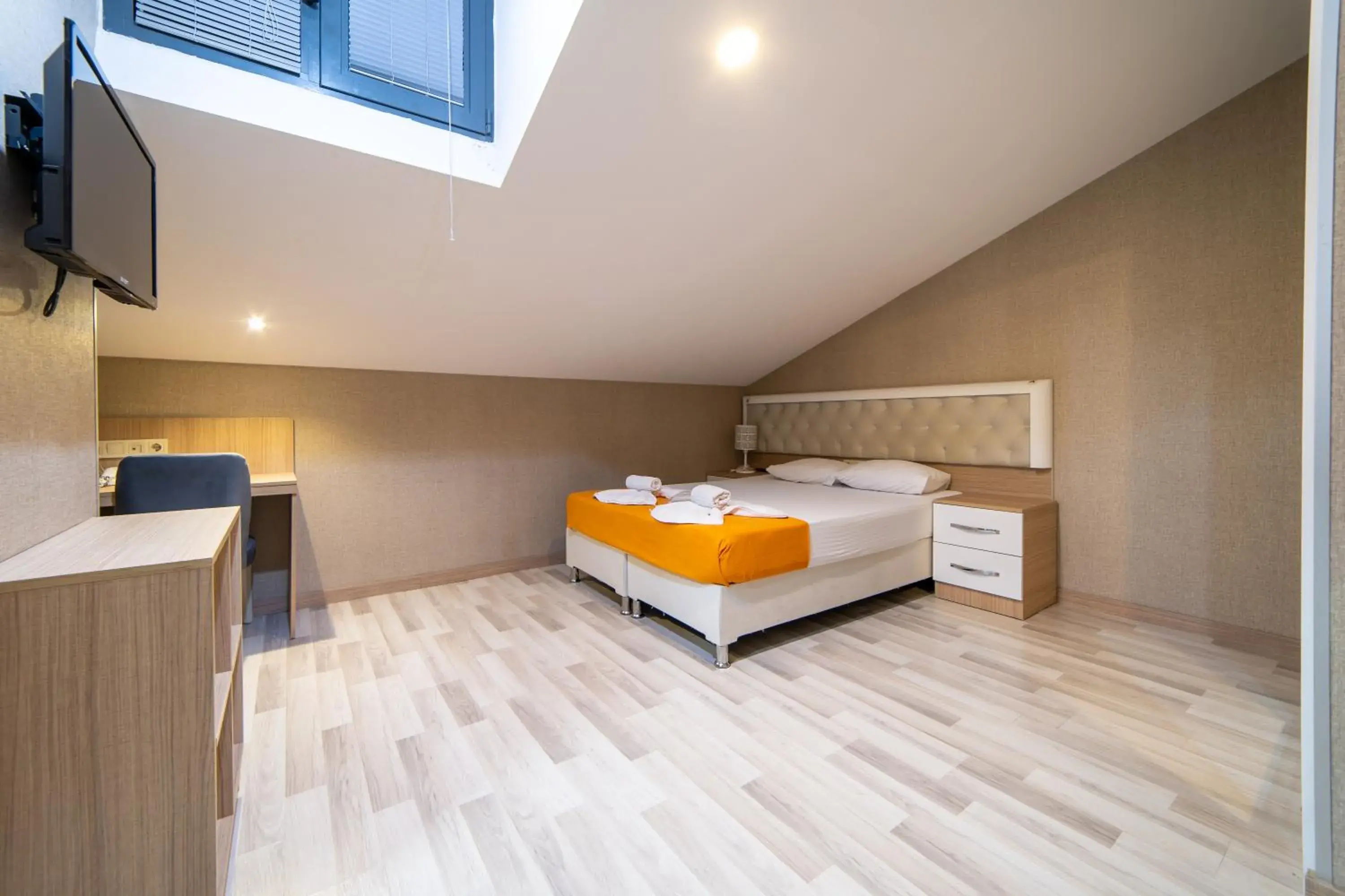 Bed in Mardy Suit Hotel Bed in Mardy Suit Hotel