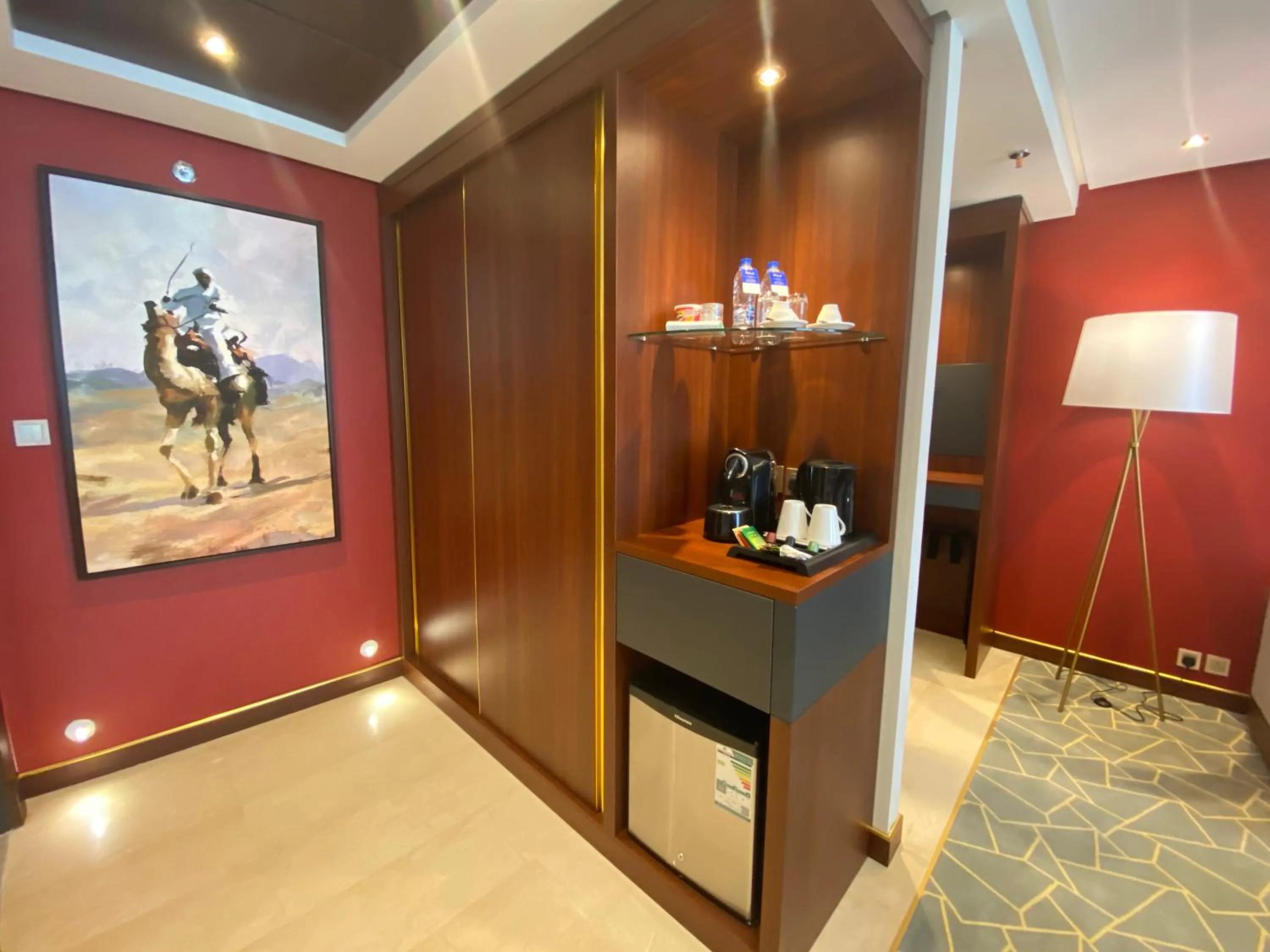 Coffee/tea facilities in Velar Inn Hotel