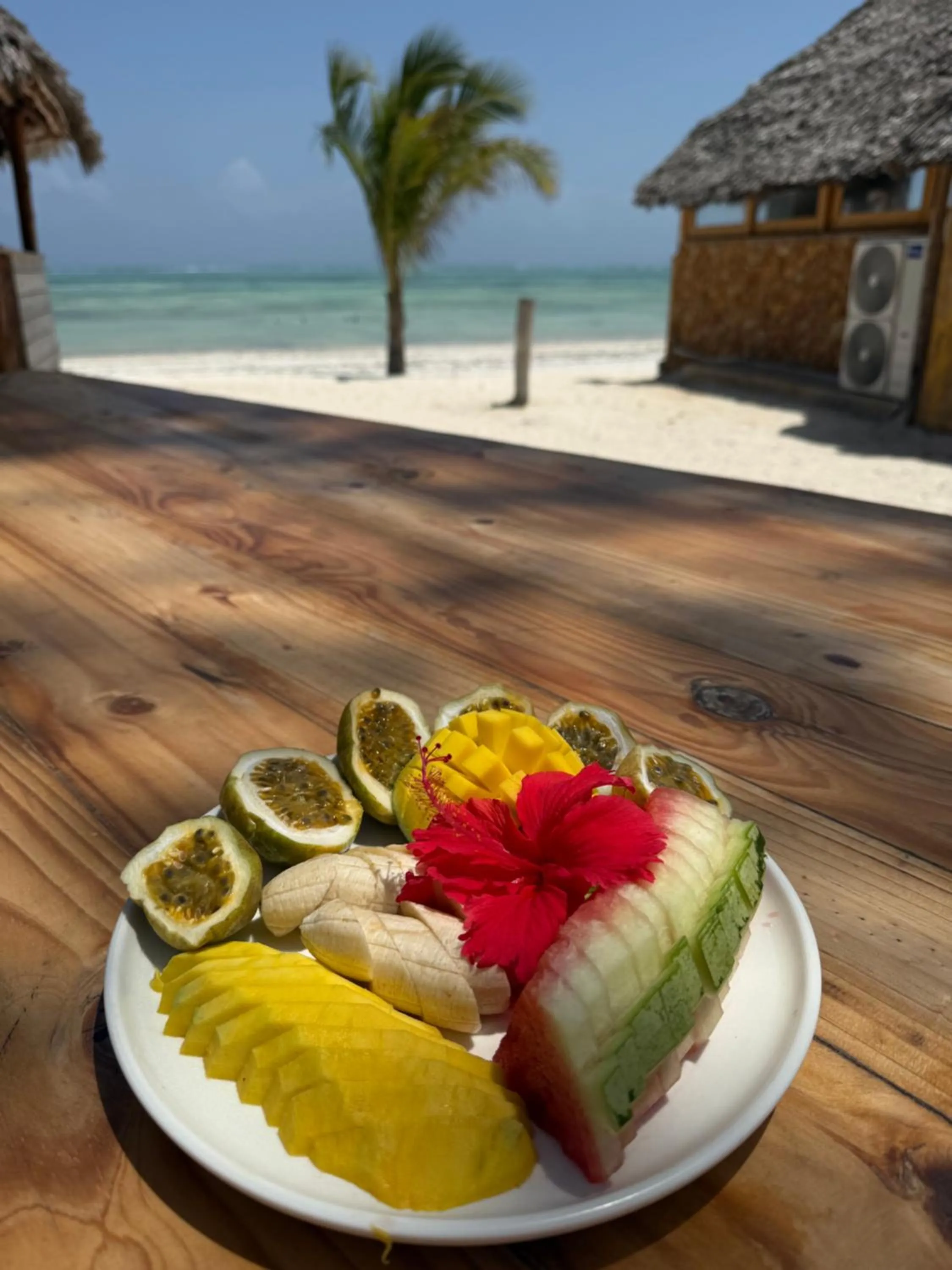 Food and drinks in TIKI Beach Club & Resort