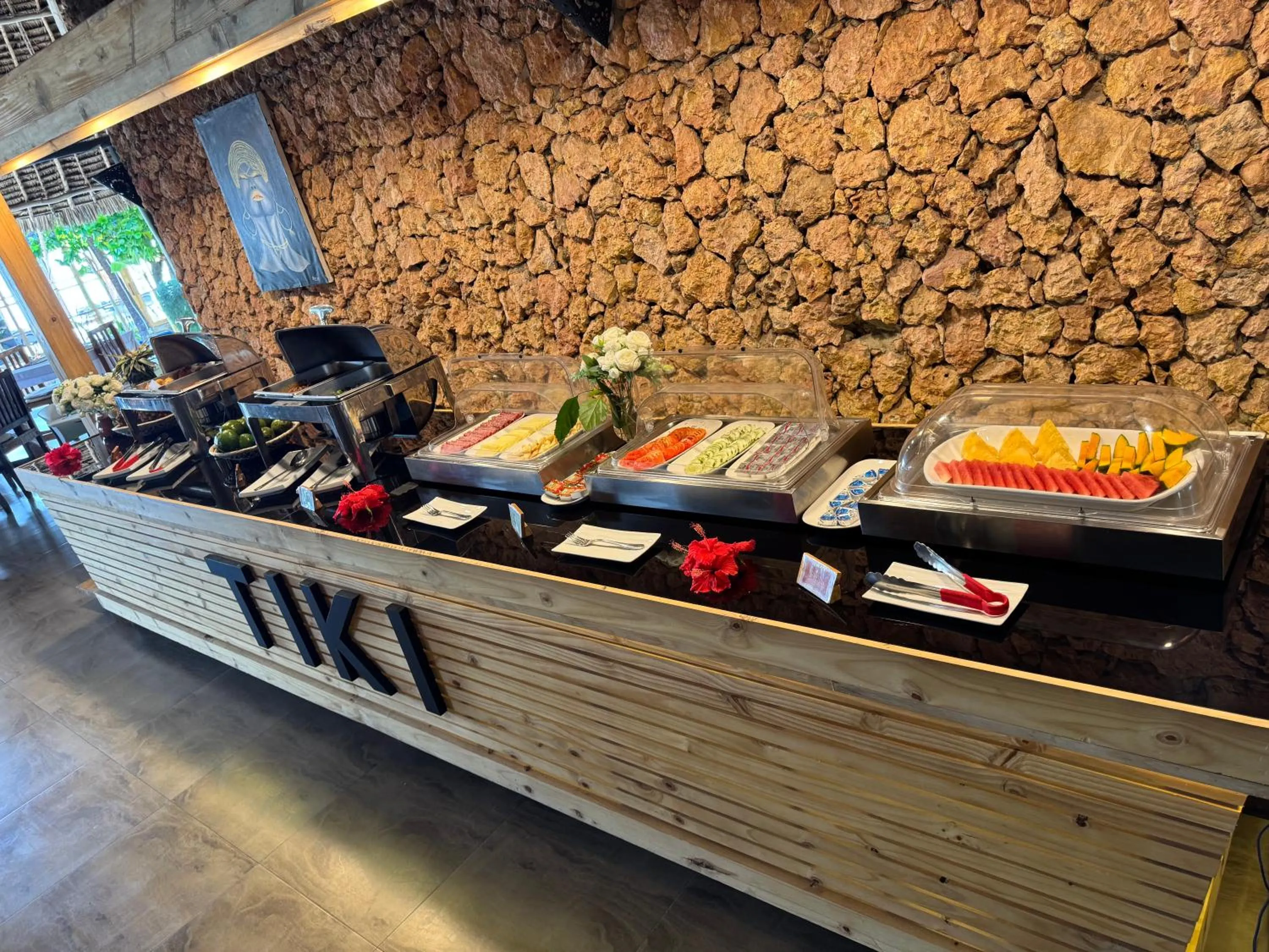 Breakfast in TIKI Beach Club & Resort