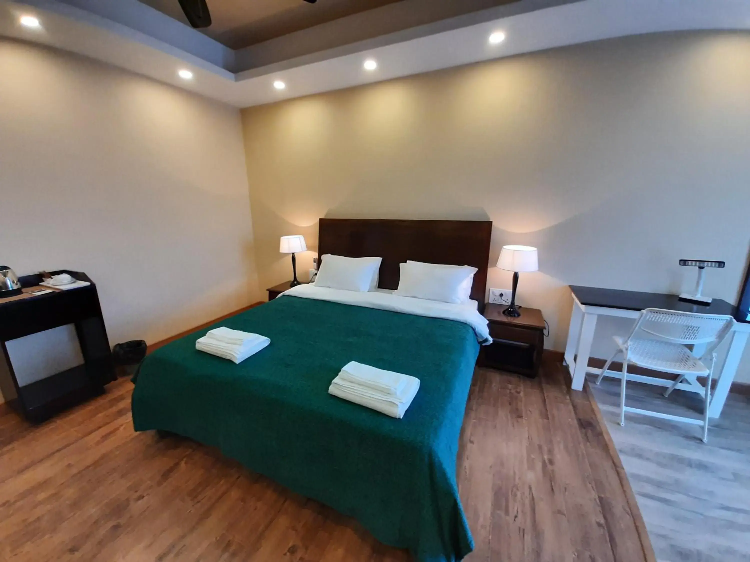 Shalom Farmhouse by the hillside Shalom Farmhouse by the hillside