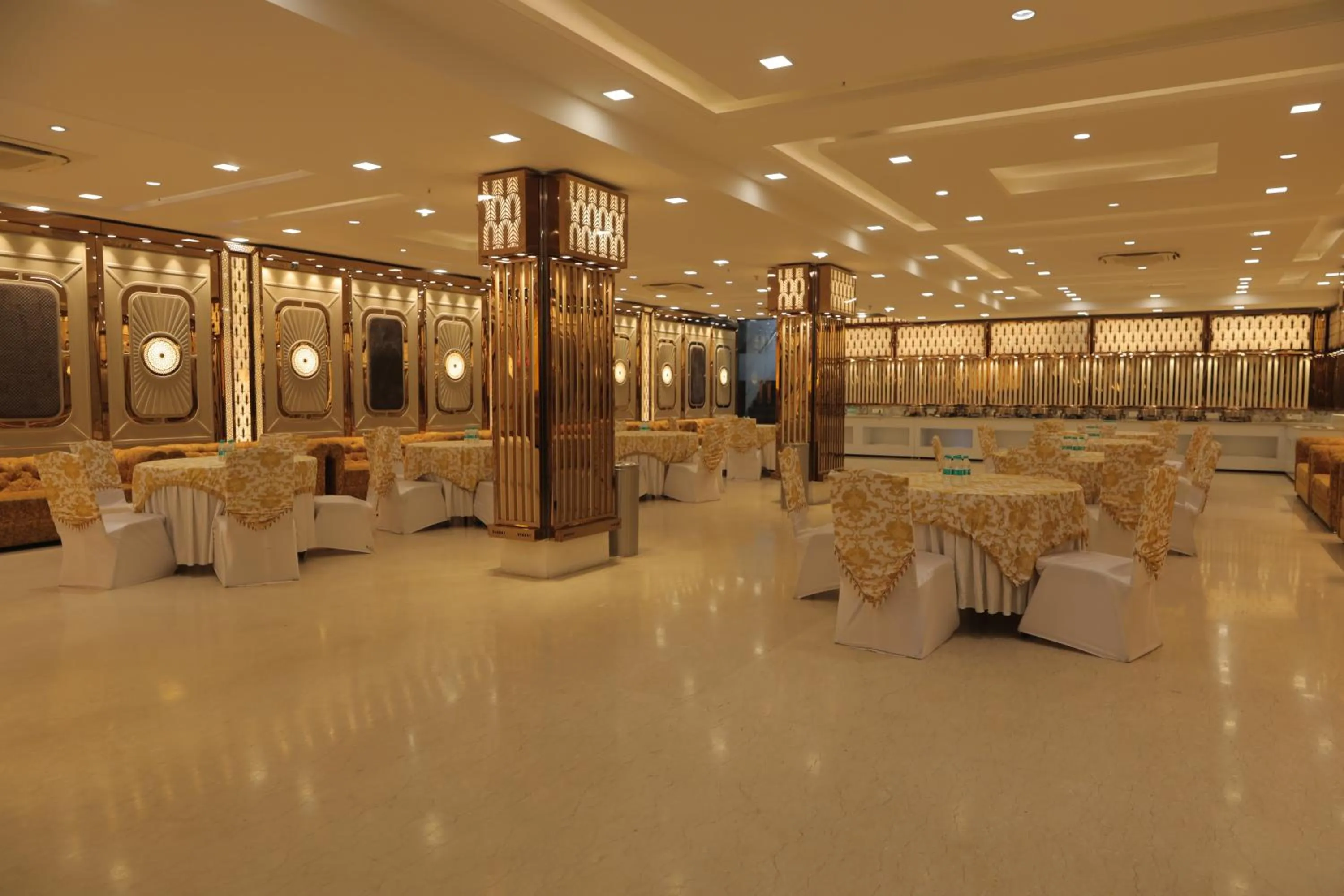 Banquet/Function facilities in GOLDEN TREE