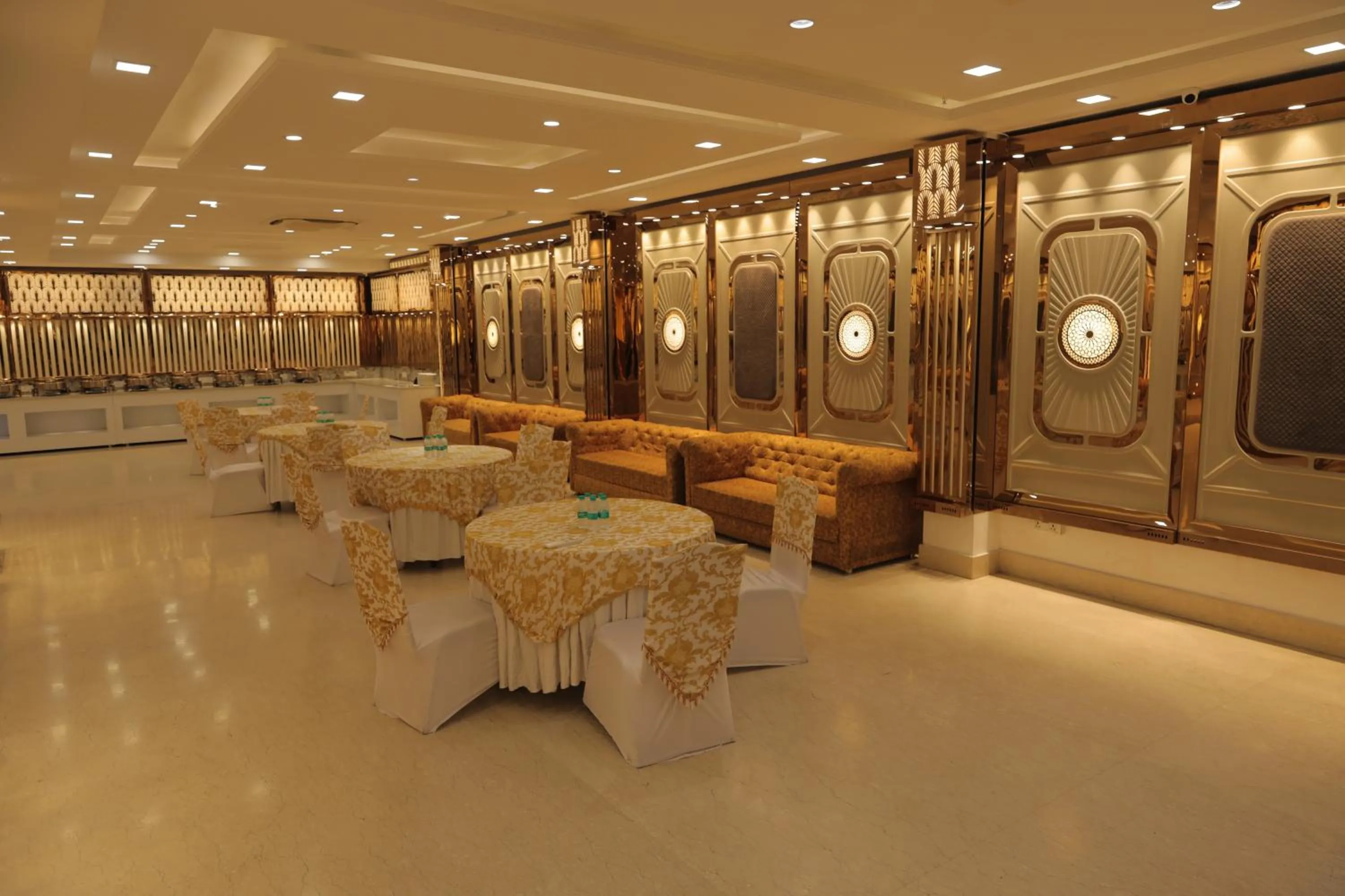 Banquet/Function facilities in GOLDEN TREE