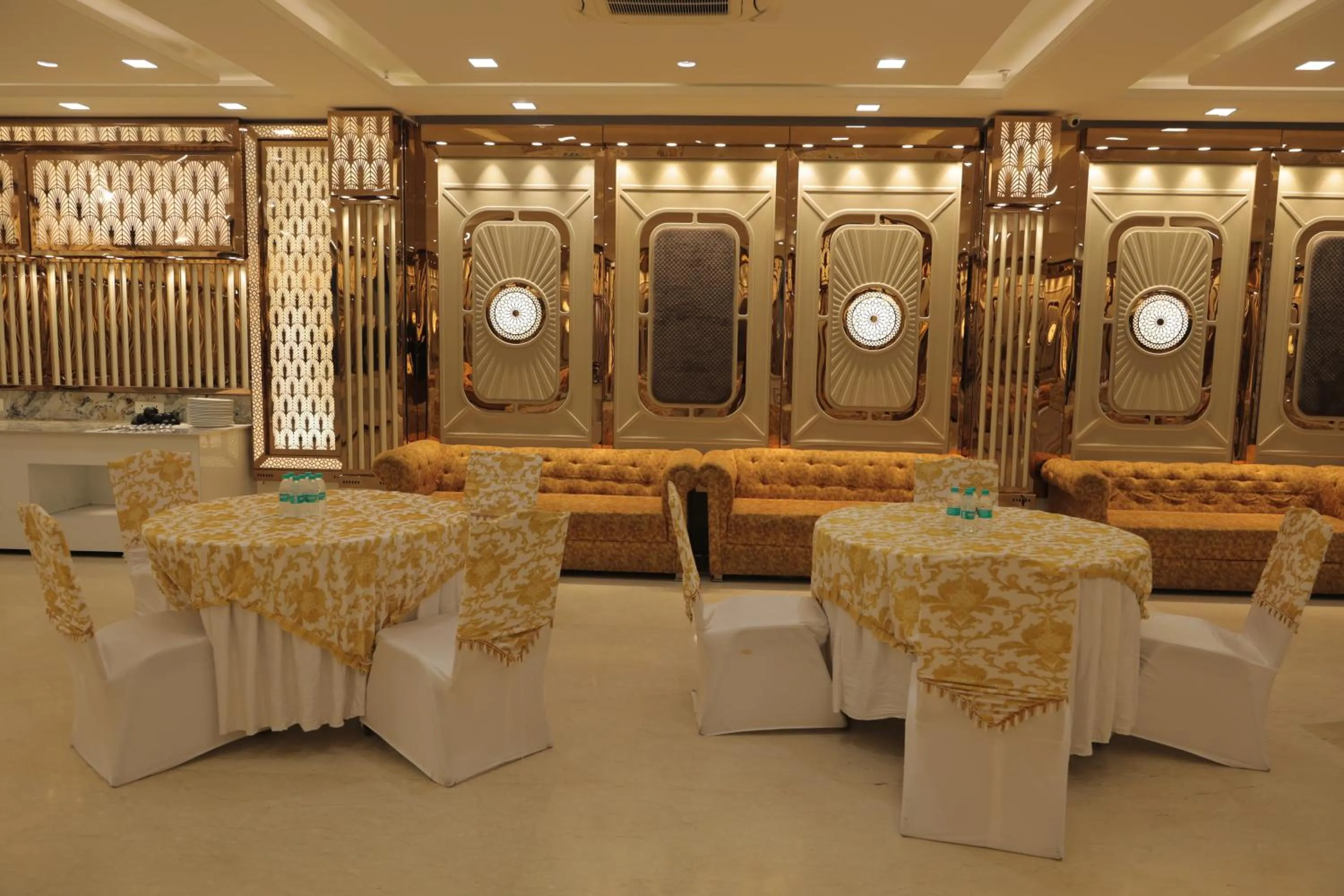 Banquet/Function facilities in GOLDEN TREE