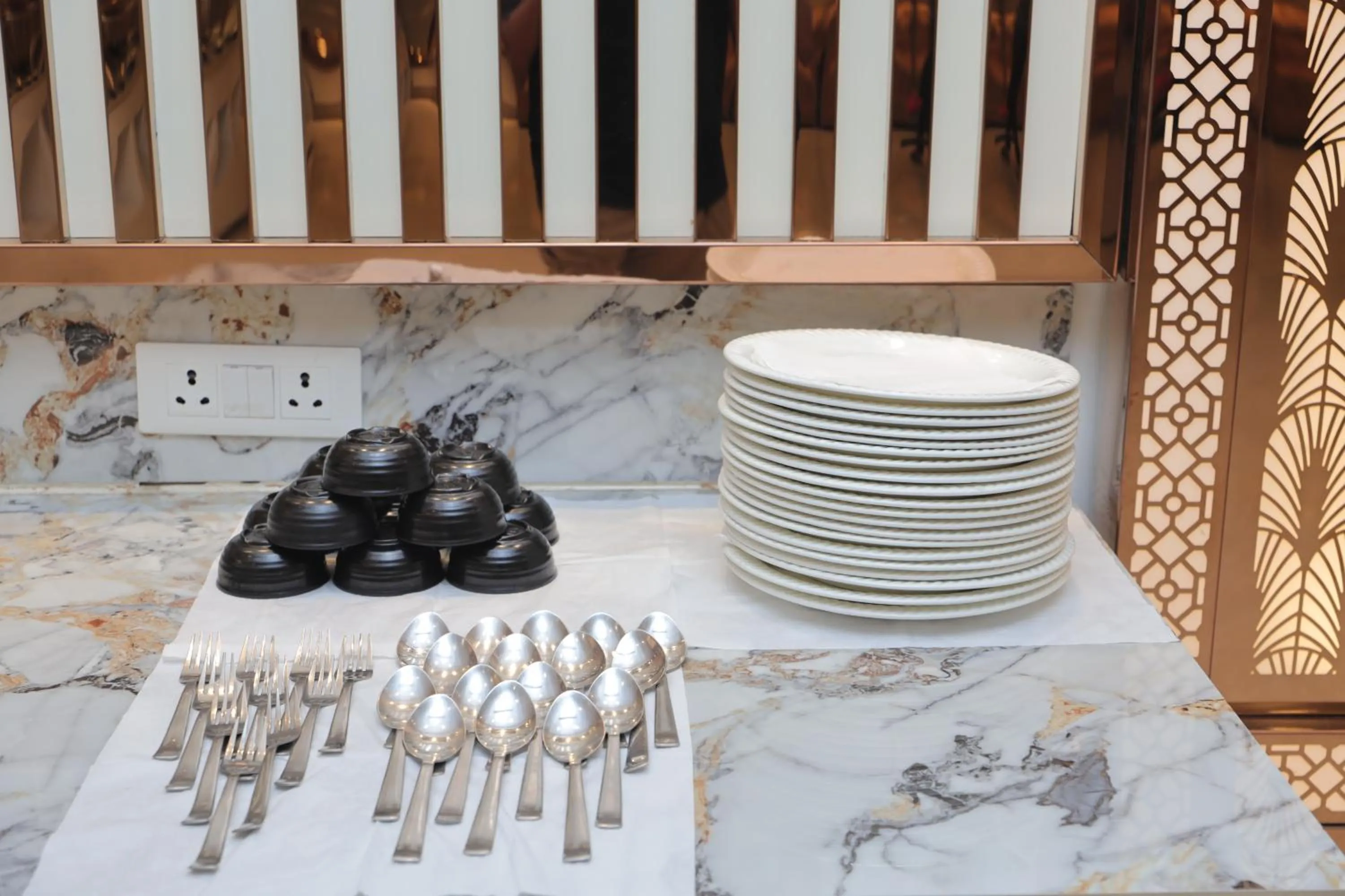 Restaurant/places to eat in GOLDEN TREE