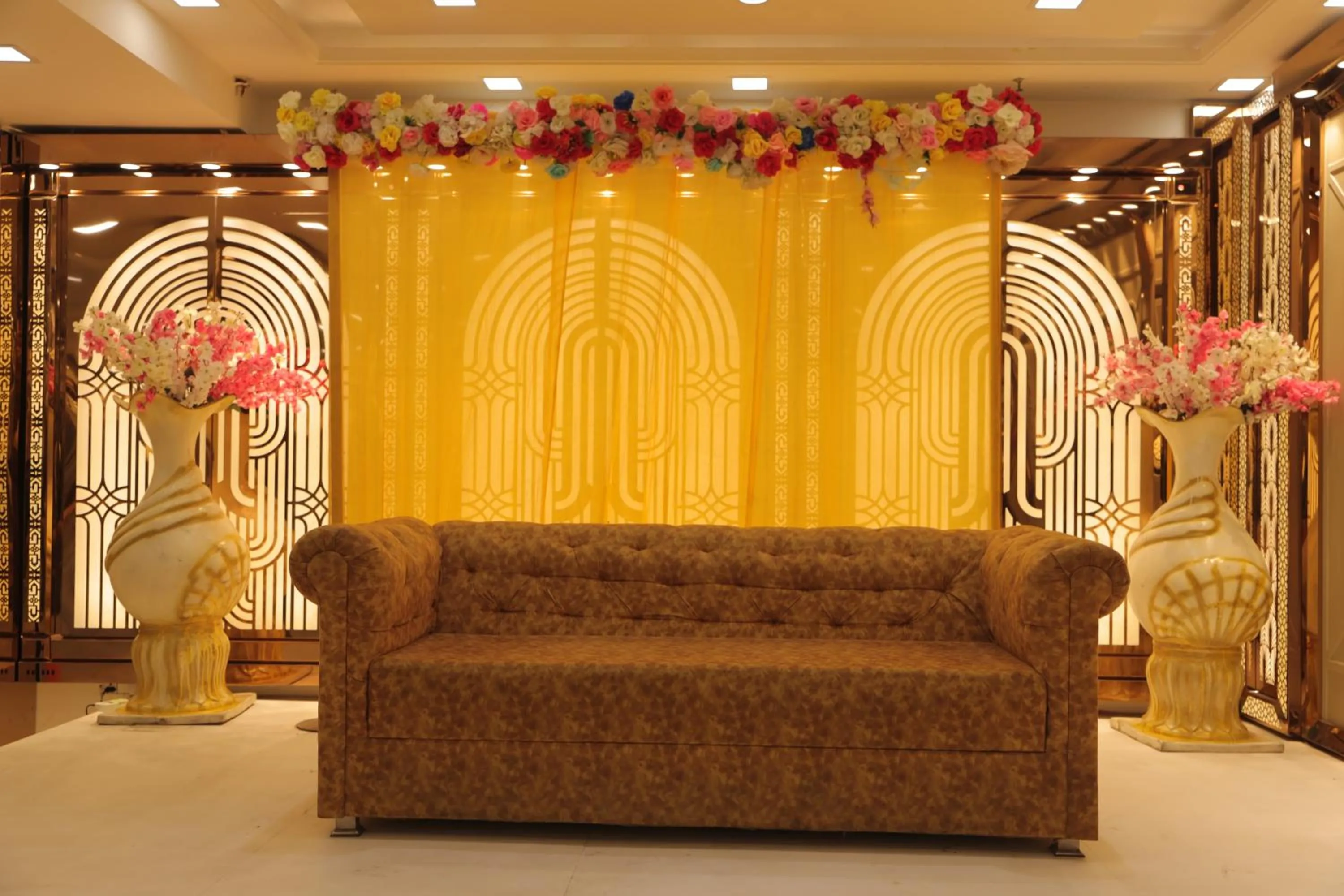 Banquet/Function facilities in GOLDEN TREE