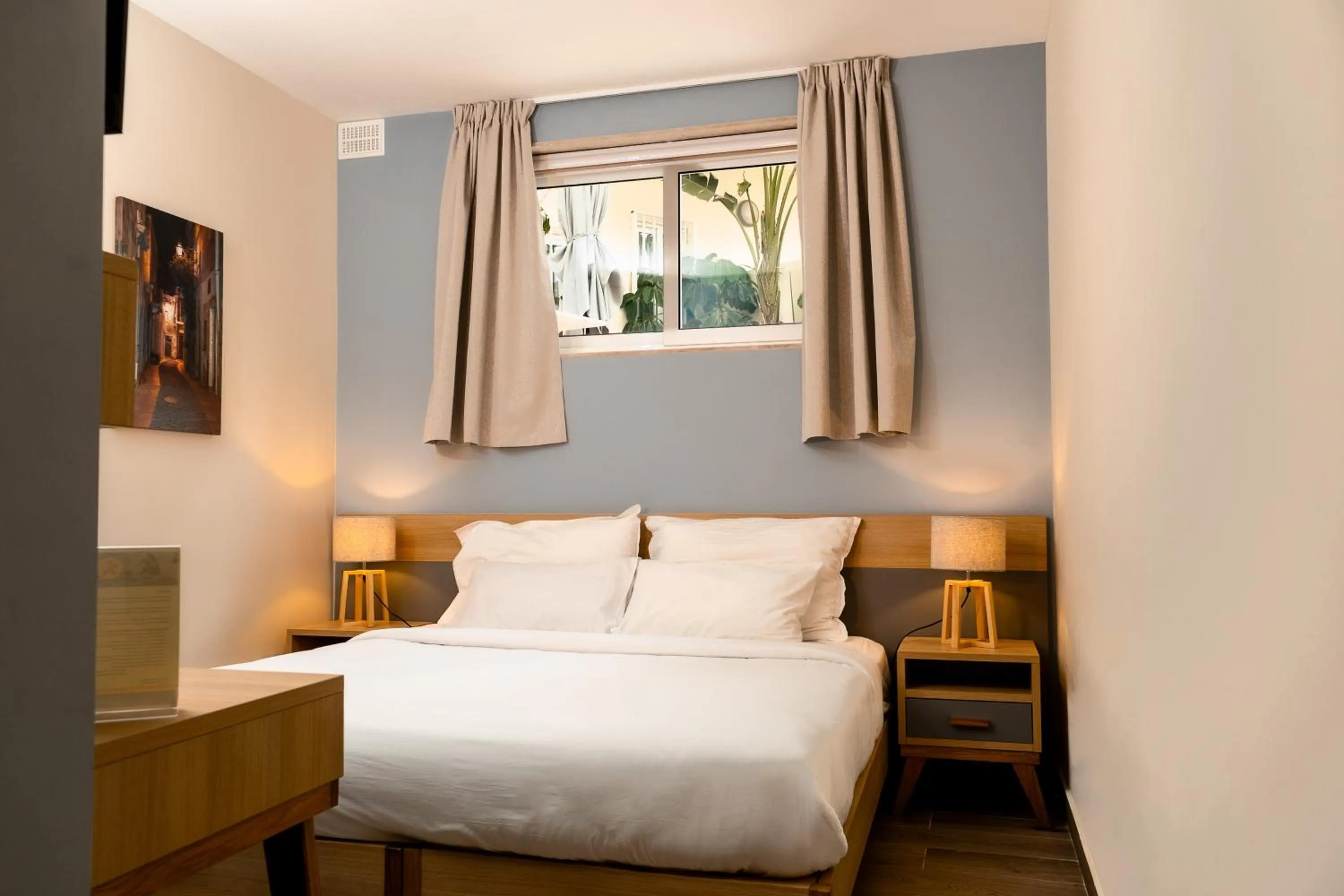 Bed in Ta' Tereza In Manwel Dimech