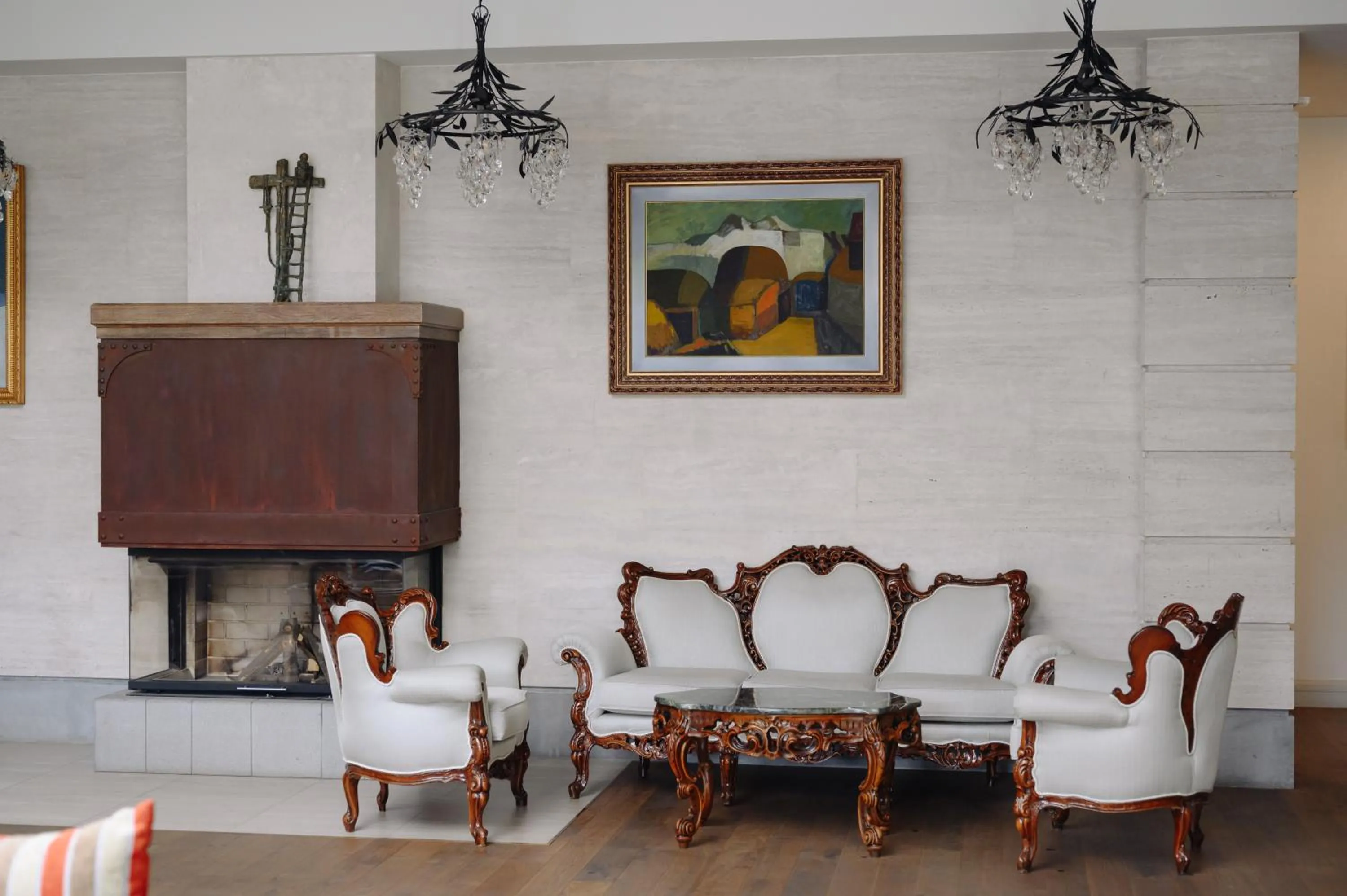 Communal lounge/ TV room in GRAND HOTEL GYUMRI by APRICOT Hotels