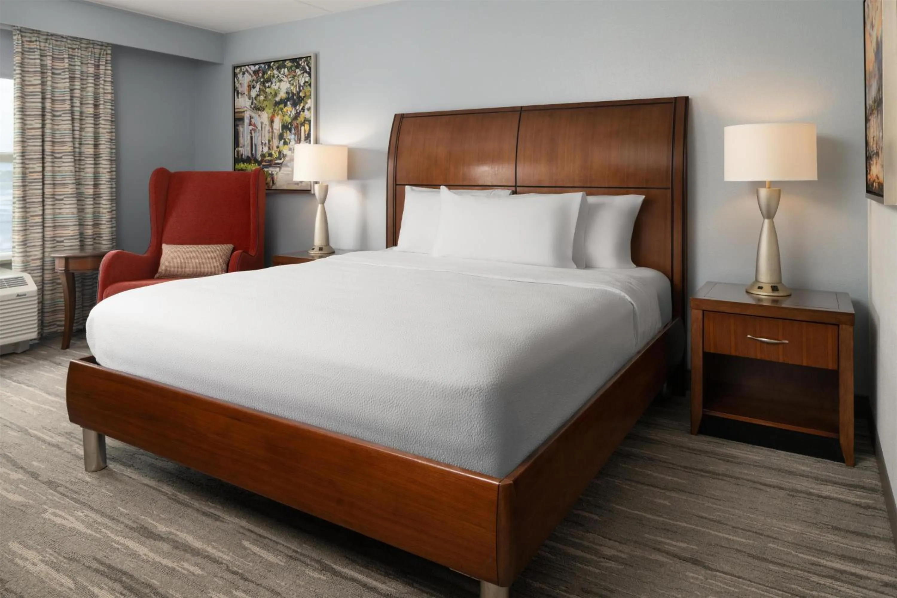 Bed in Hilton Garden Inn Charleston Waterfront/Downtown