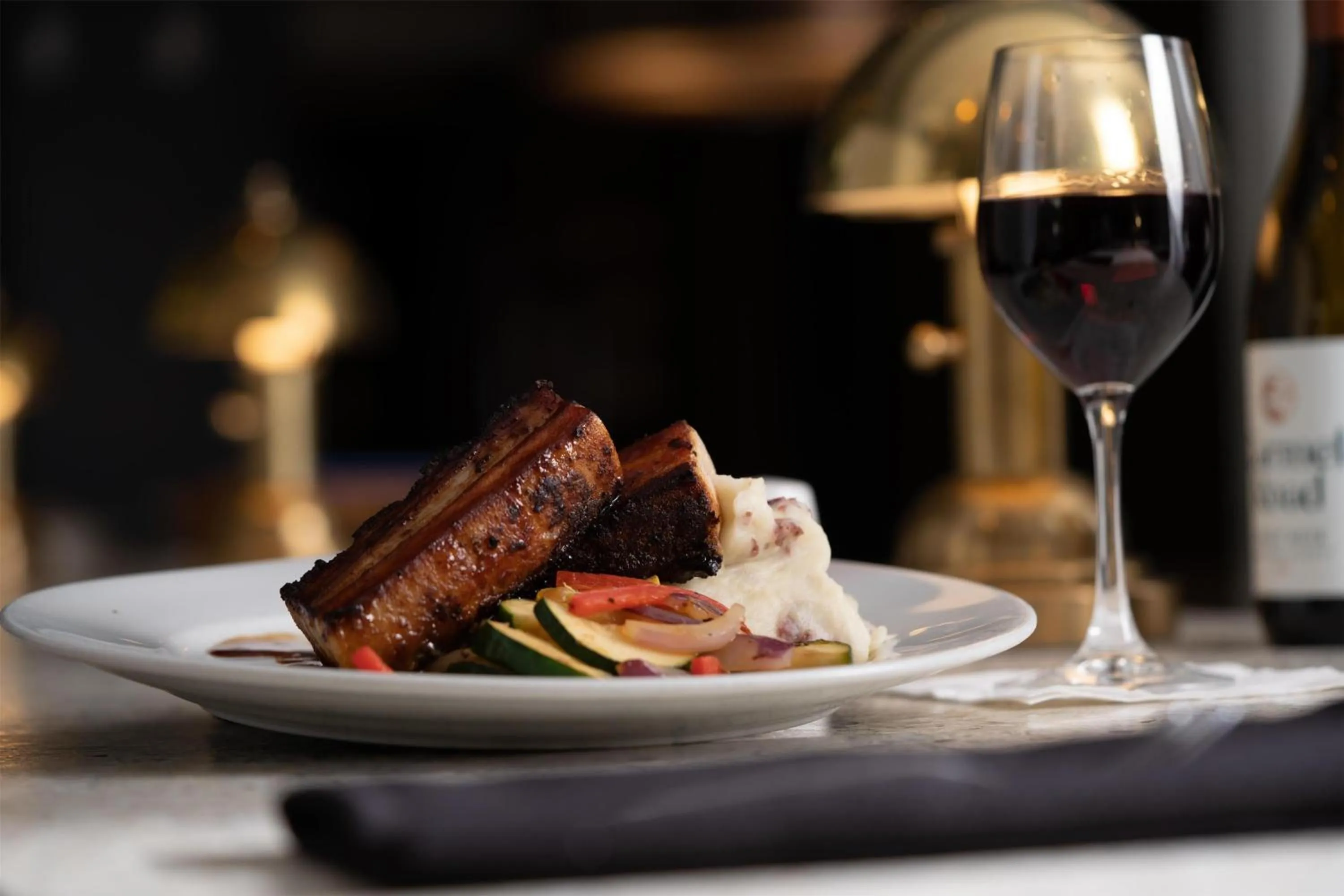 Restaurant/places to eat in Hilton Garden Inn Charleston Waterfront/Downtown