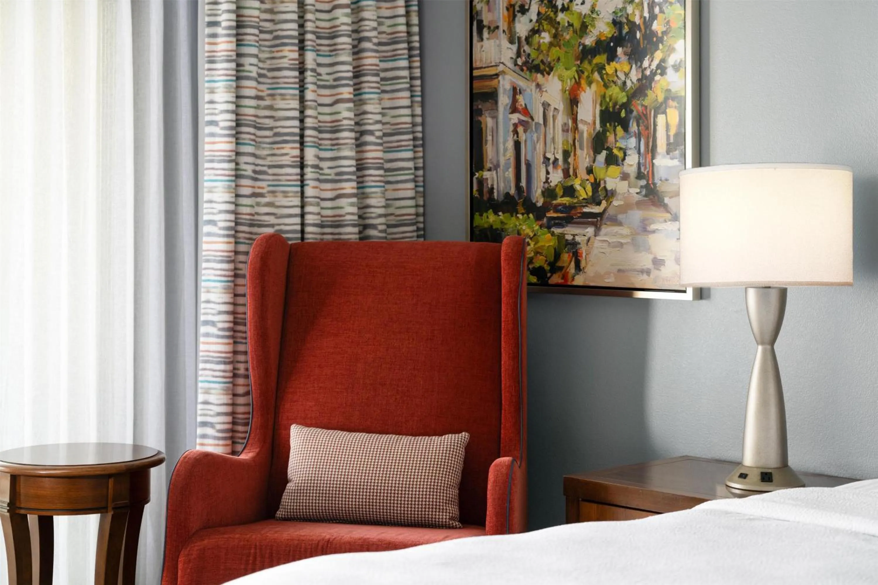 Bed in Hilton Garden Inn Charleston Waterfront/Downtown