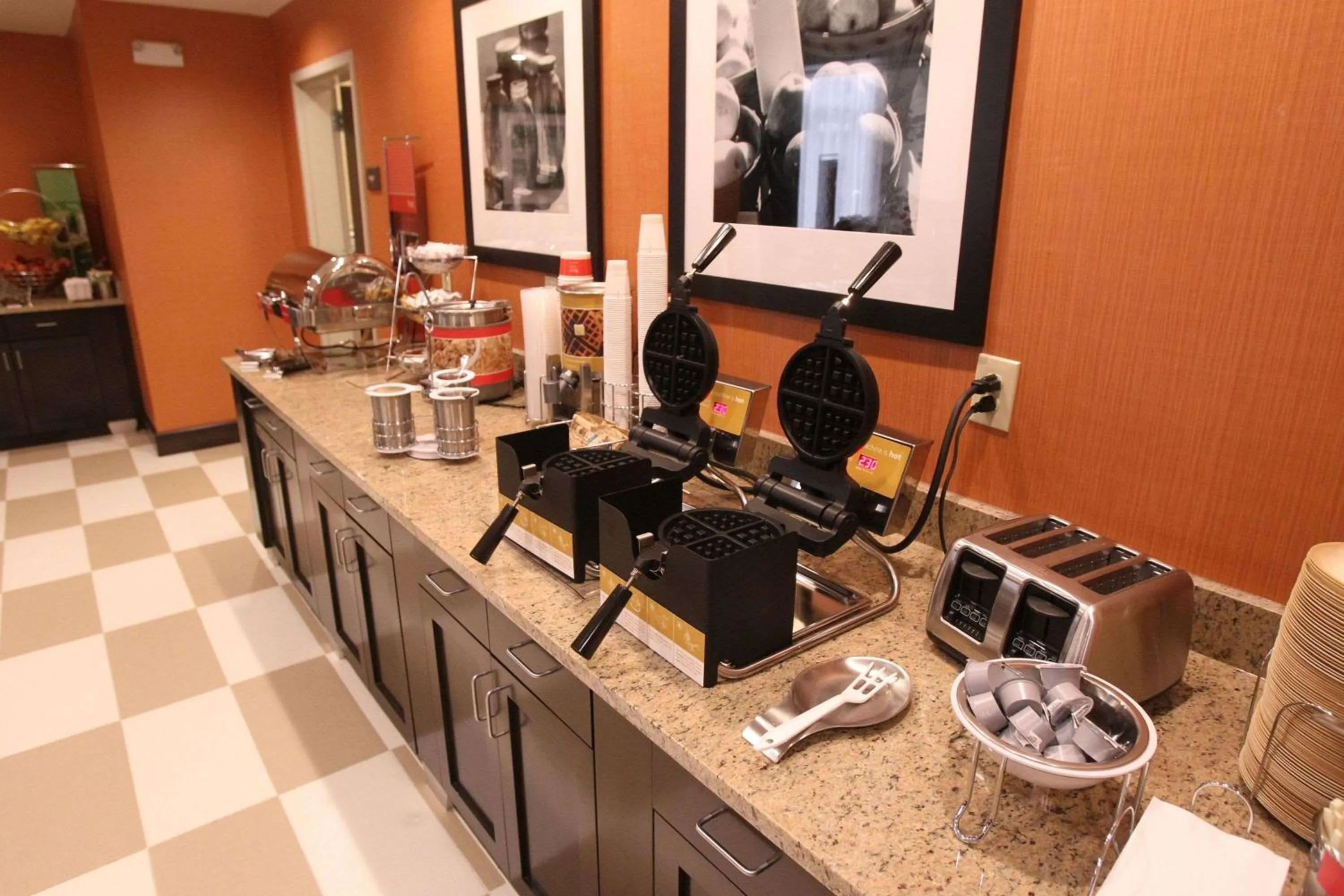 Restaurant/places to eat in Hampton Inn & Suites Seneca-Clemson Area