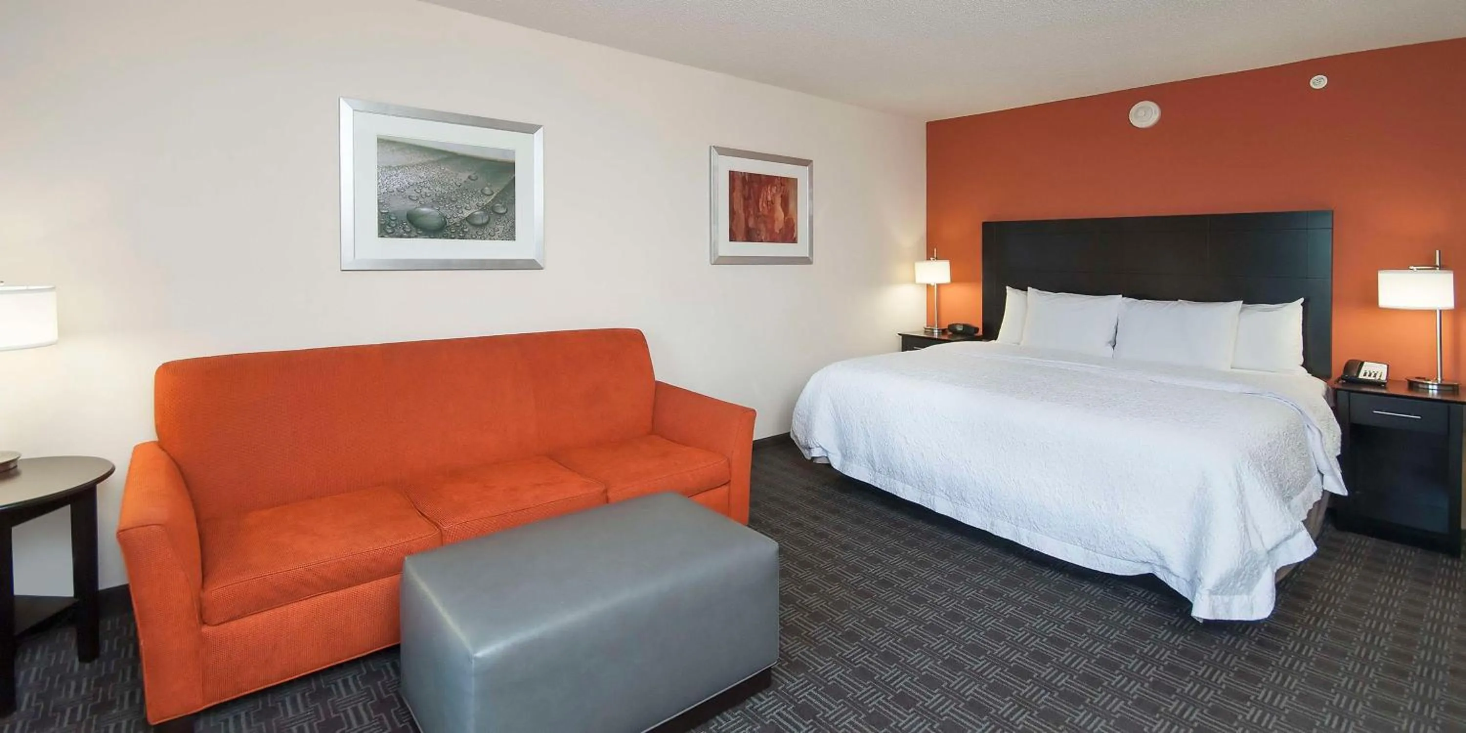 Bed in Hampton Inn & Suites Seneca-Clemson Area