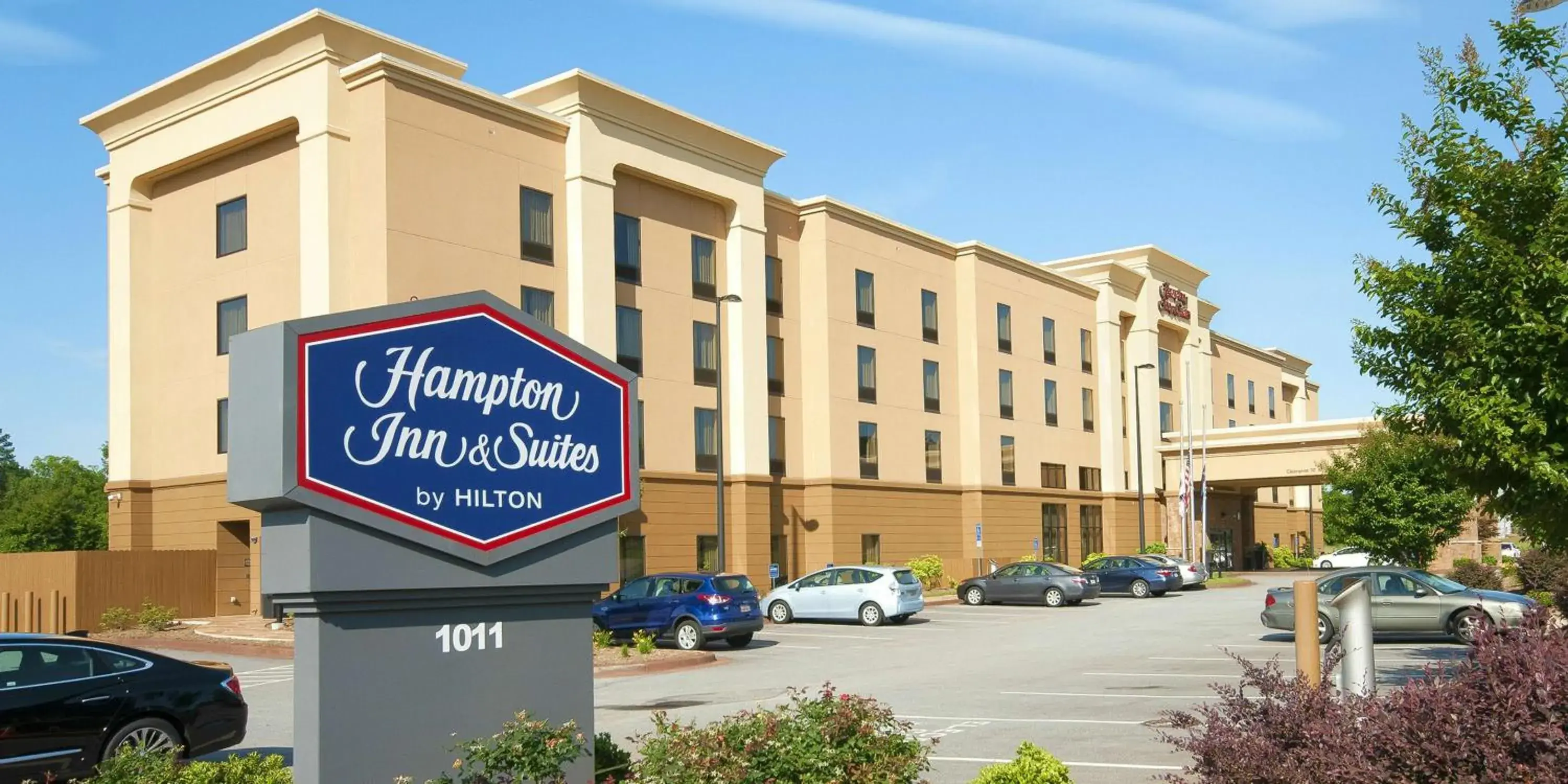 Property building in Hampton Inn & Suites Seneca-Clemson Area Property building in Hampton Inn & Suites Seneca-Clemson Area
