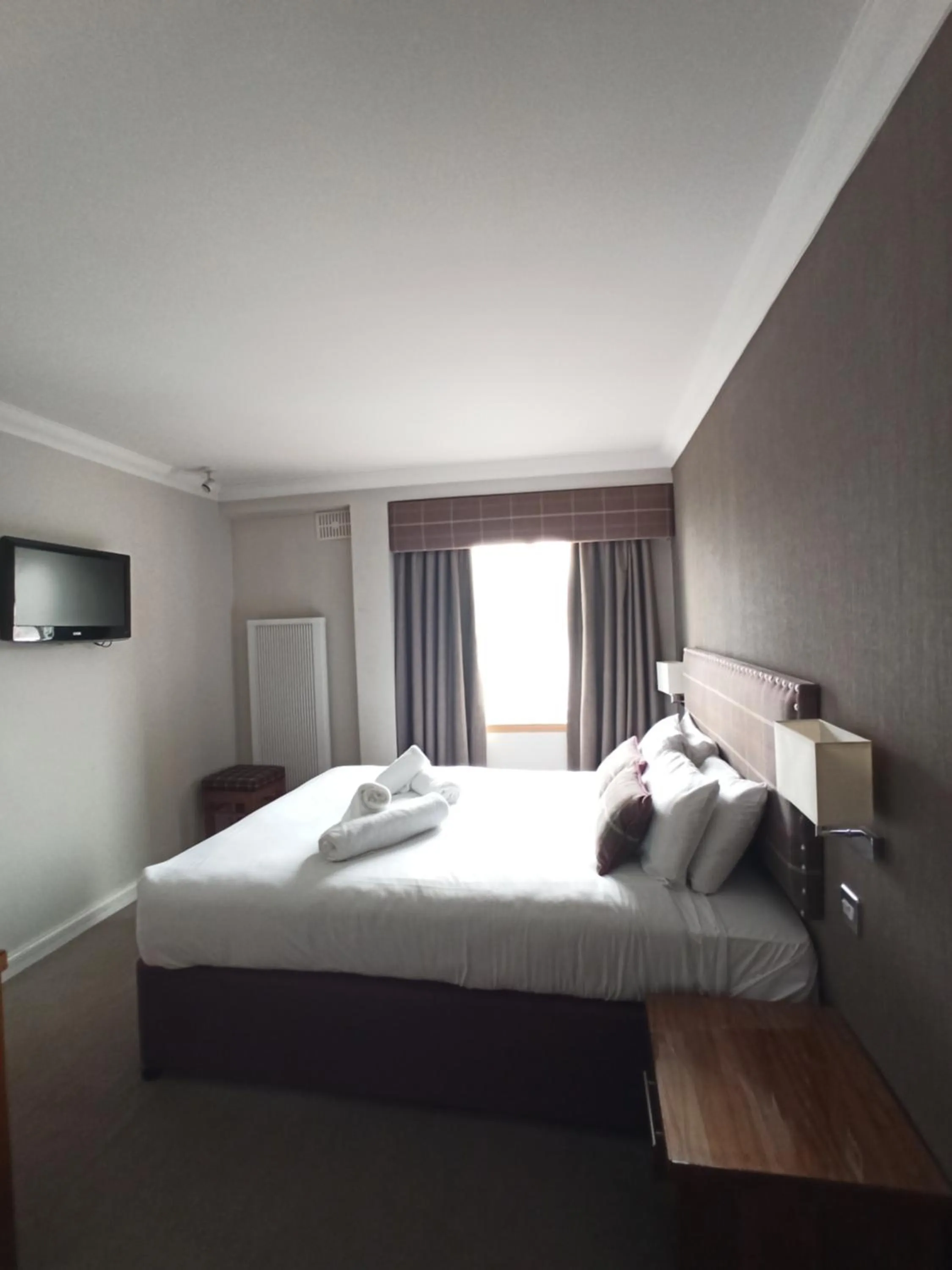 Bed in Anchor Hotel and Seabed Restaurant