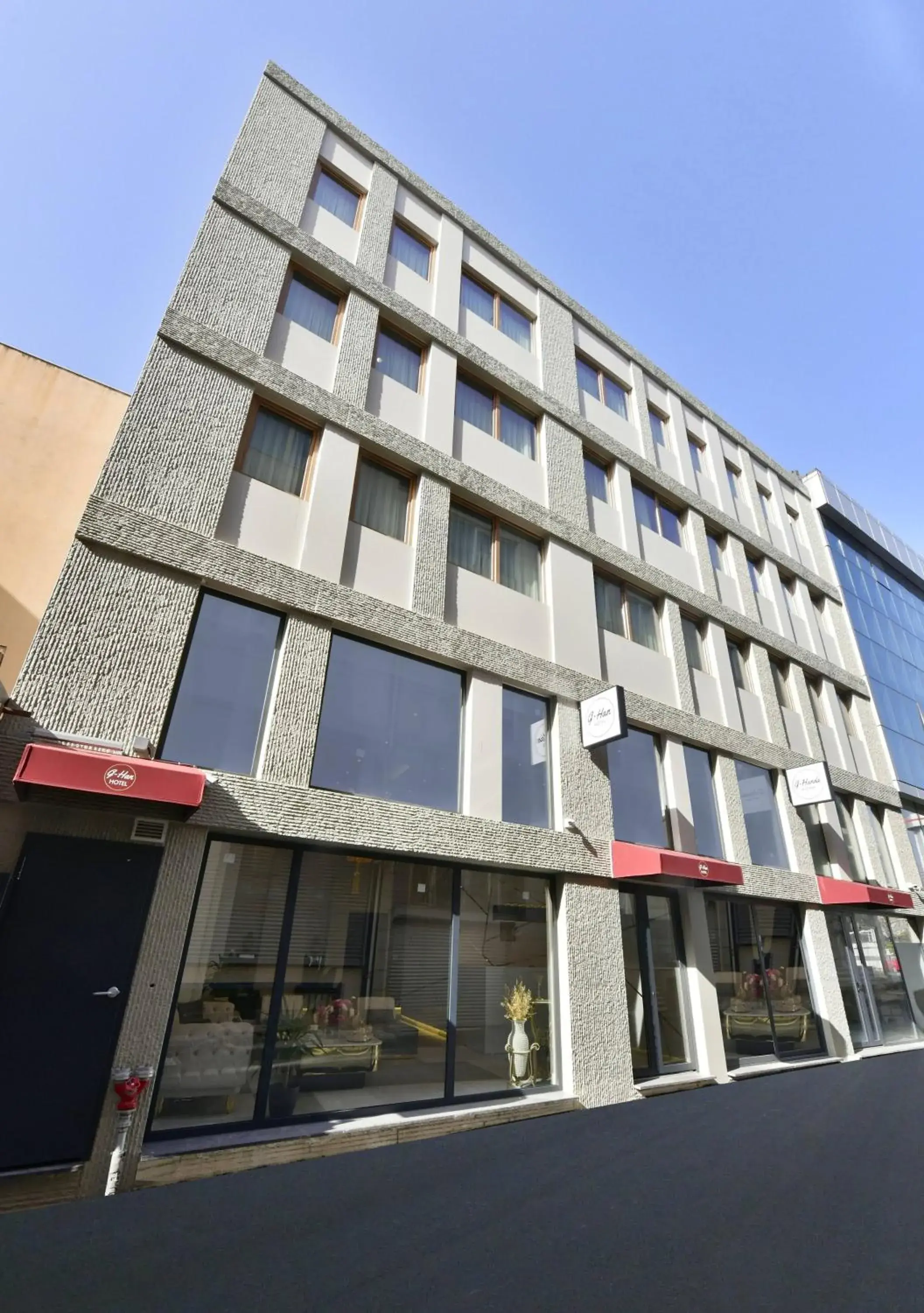 Property building in Ghan Hotel Property building in Ghan Hotel