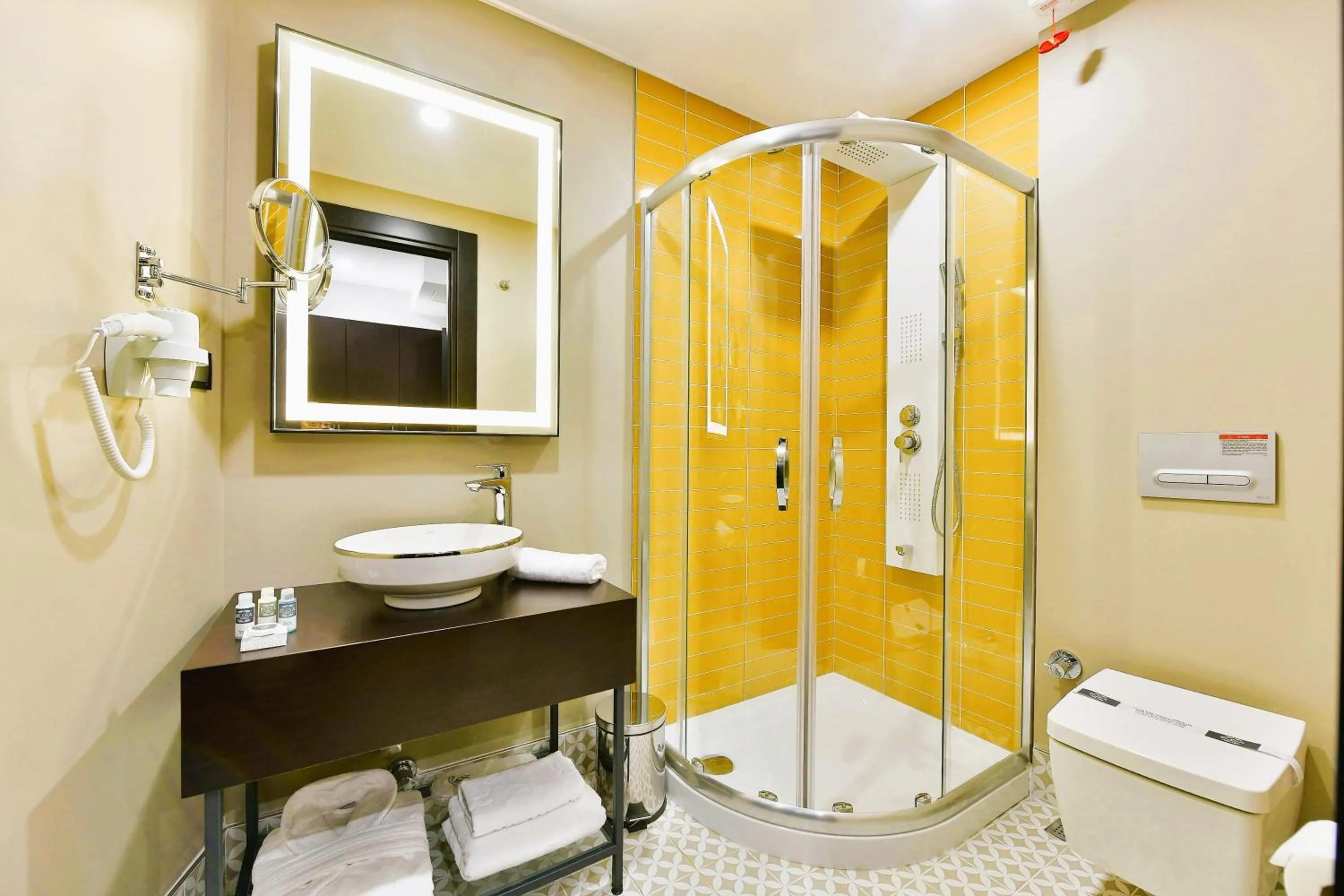 Shower in Ghan Hotel