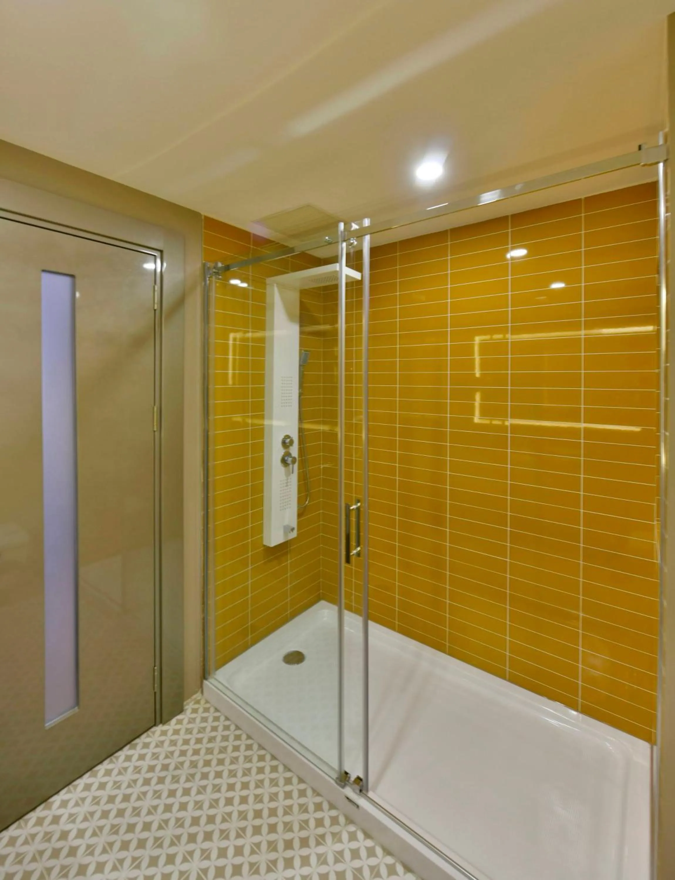 Shower in Ghan Hotel