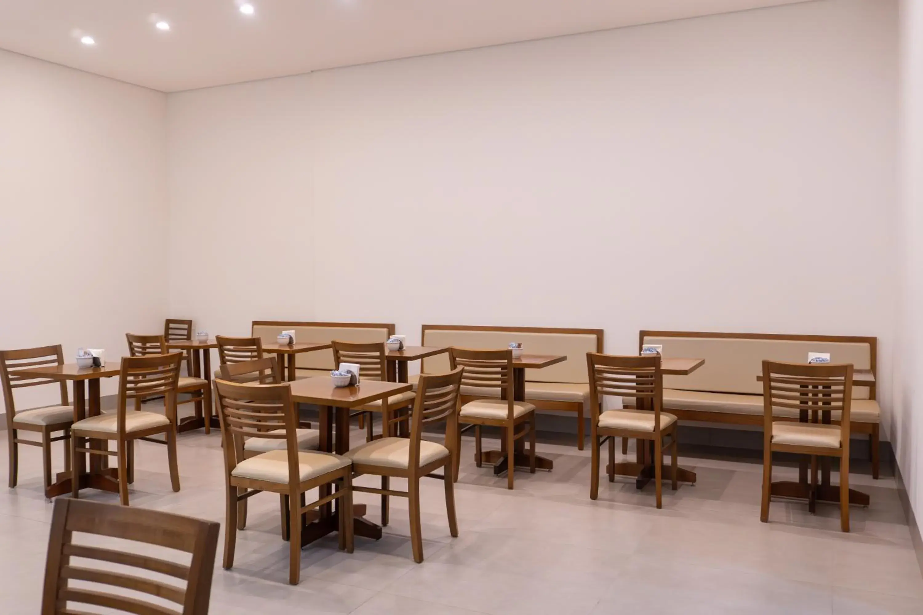 Restaurant/places to eat in Hotel Mandino Restaurant/places to eat in Hotel Mandino