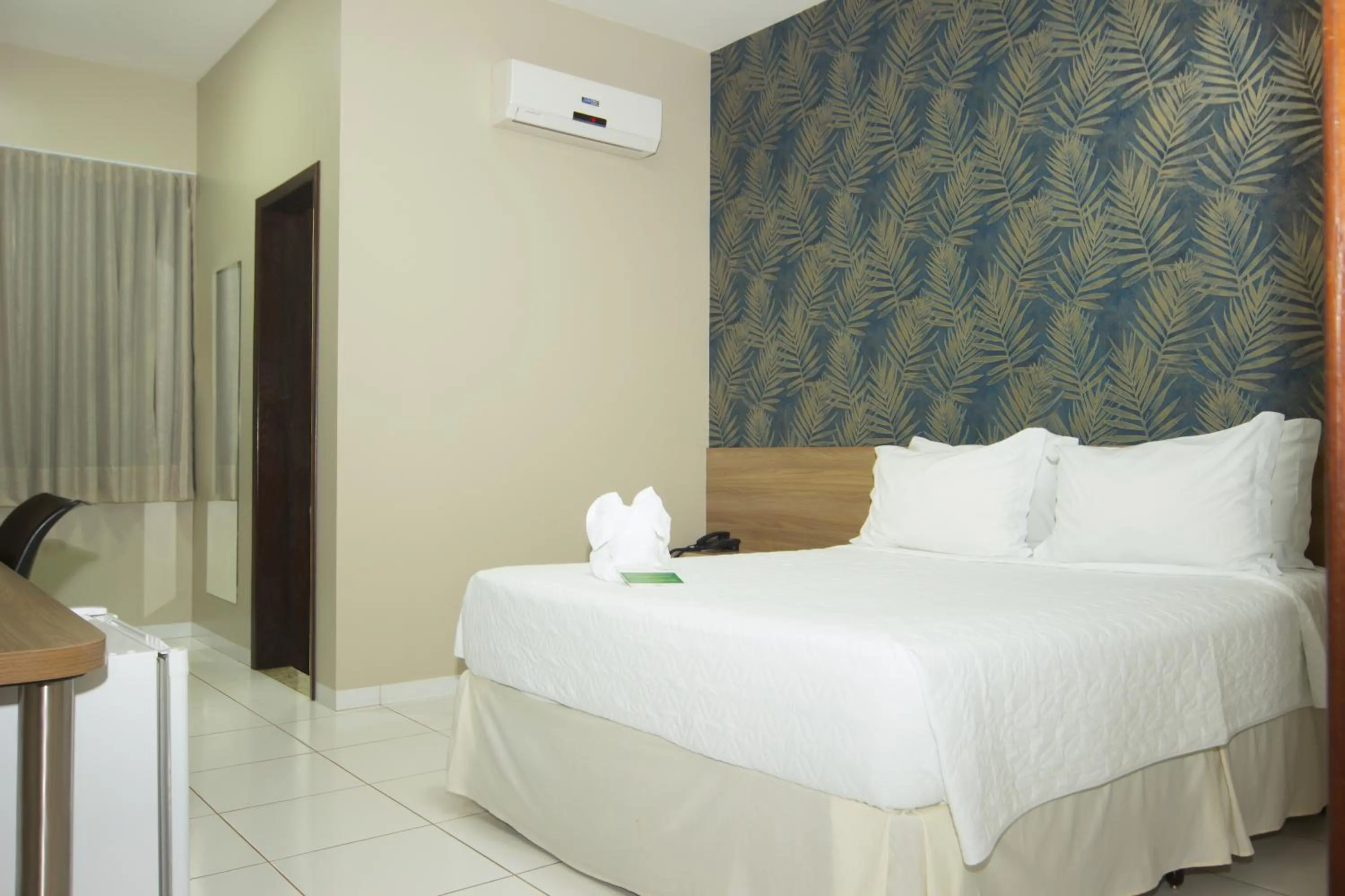 Bedroom, Bed in Hotel Mandino