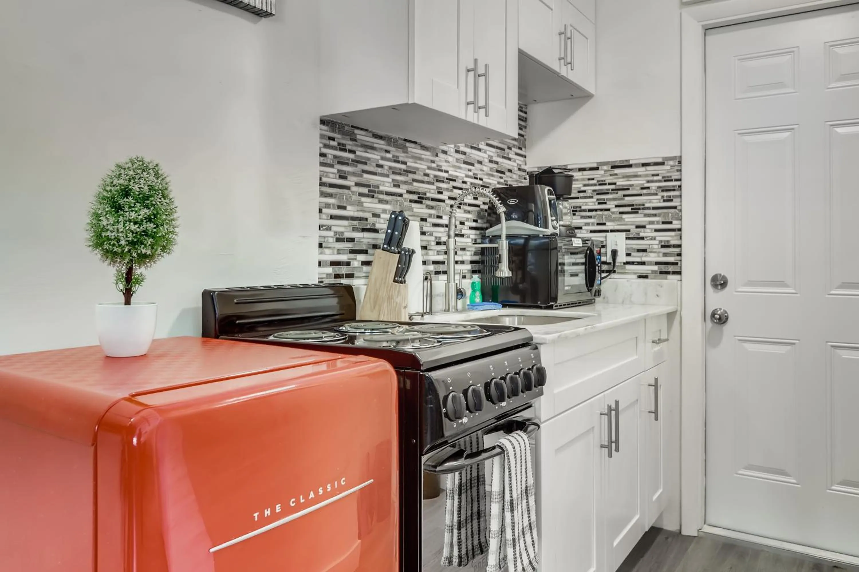 Coral Sands Boutique Lux Studio