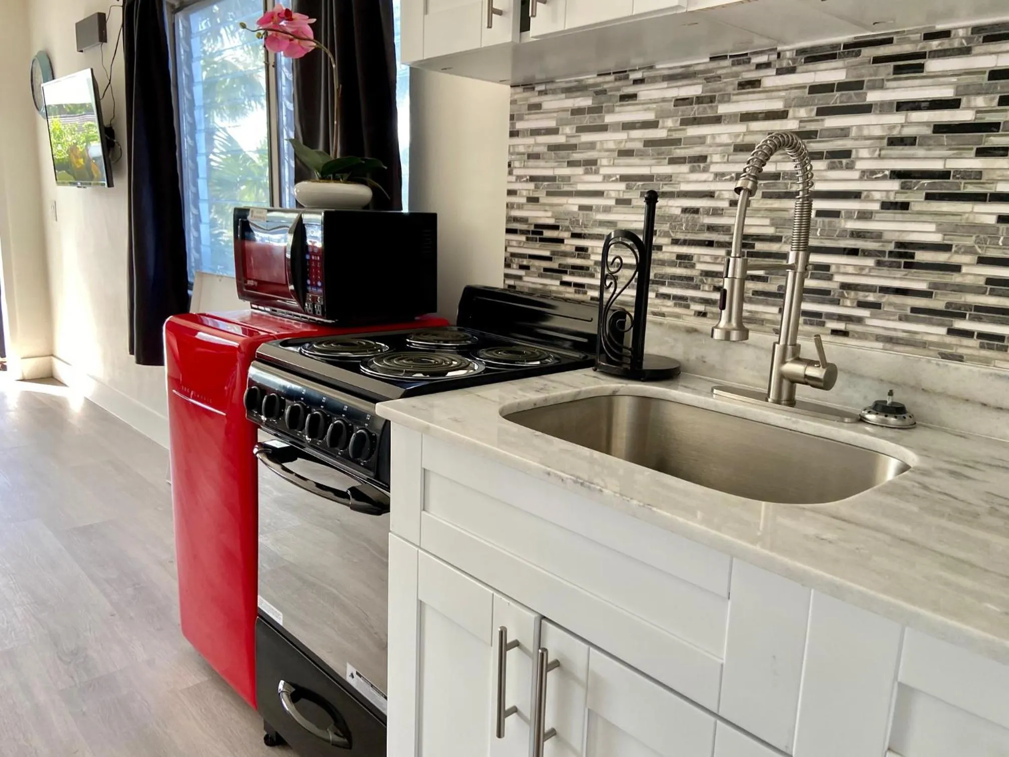 Coral Sands Boutique Lux Studio