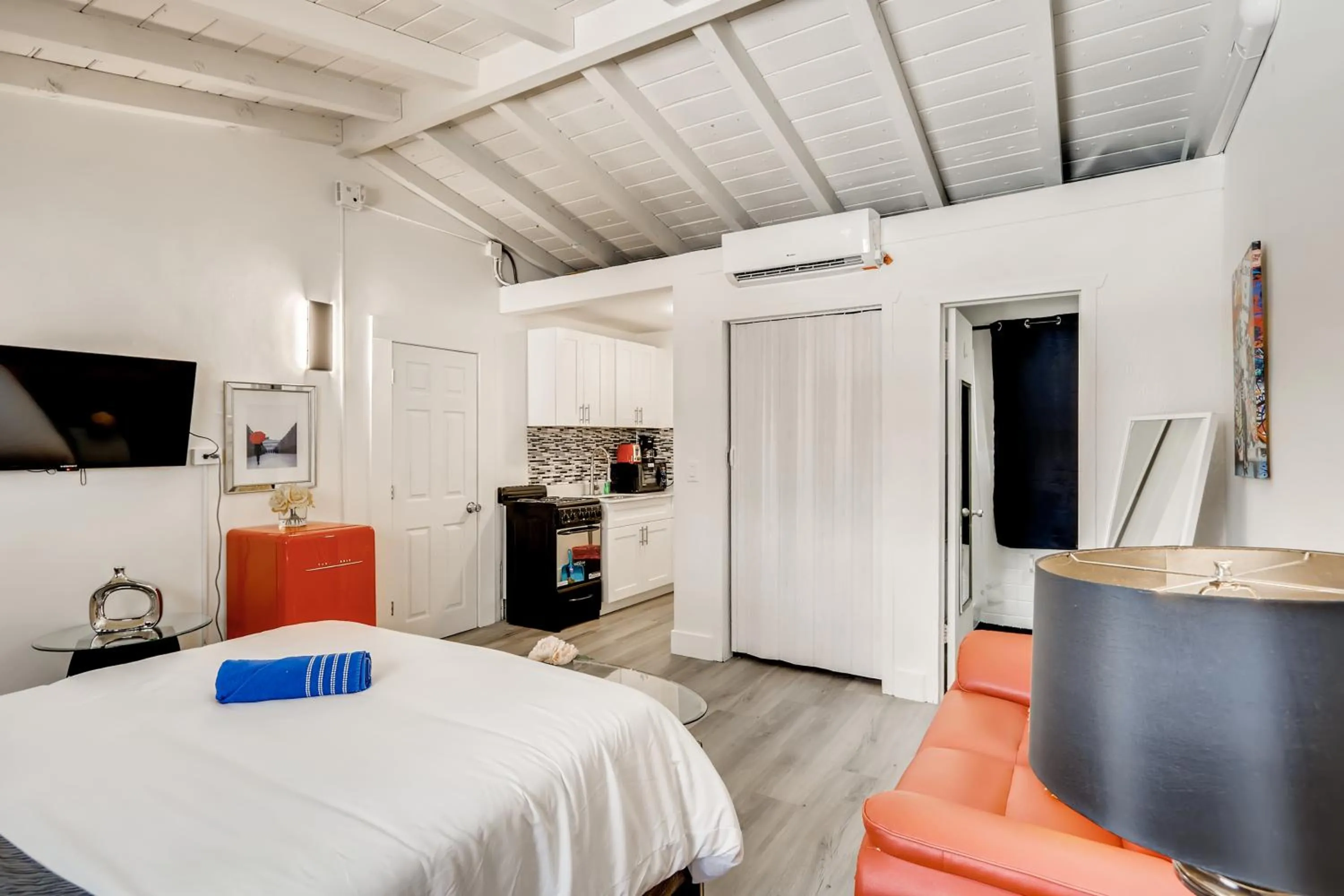 Bed in Coral Sands Boutique Lux Studio