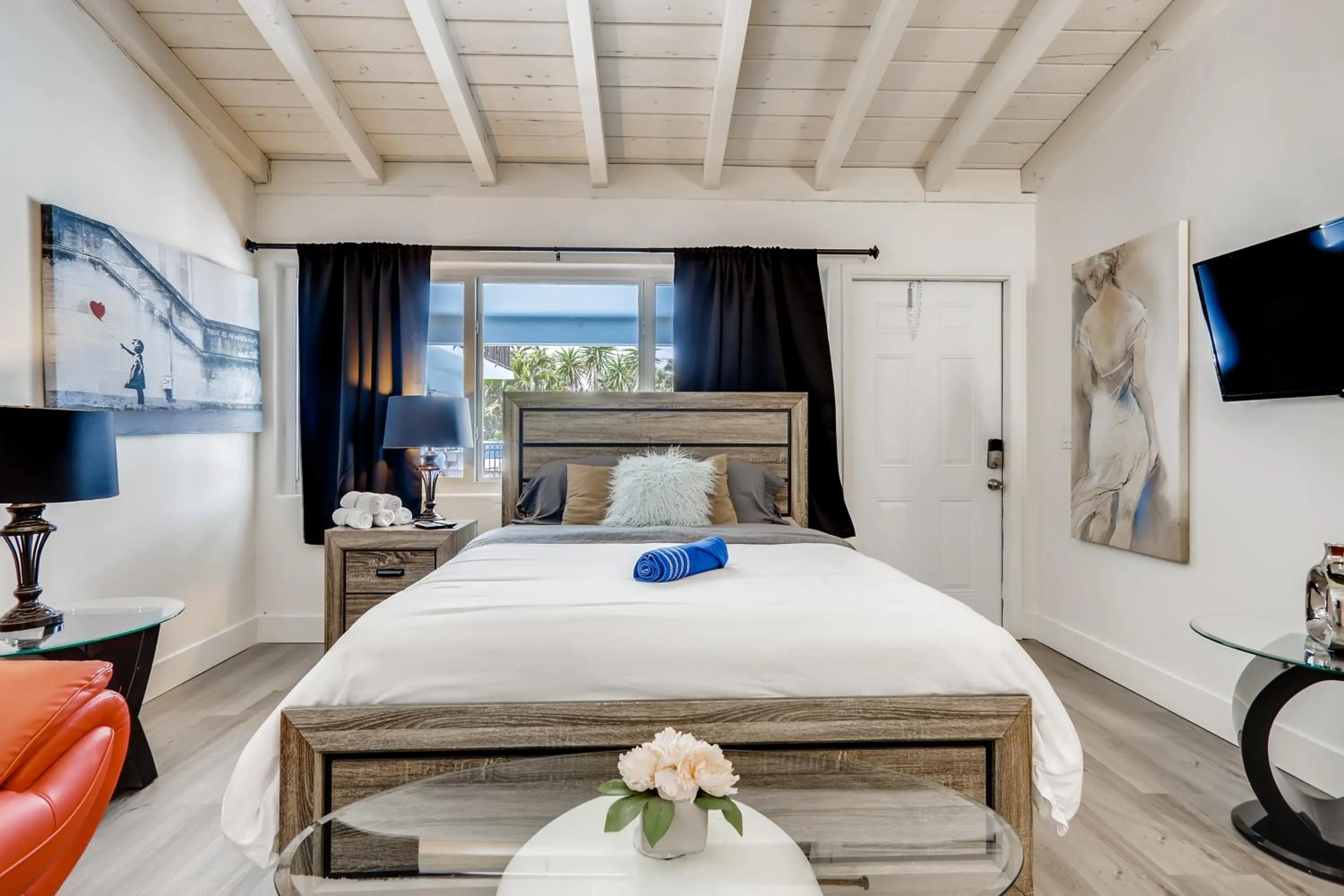 Bed in Coral Sands Boutique Lux Studio