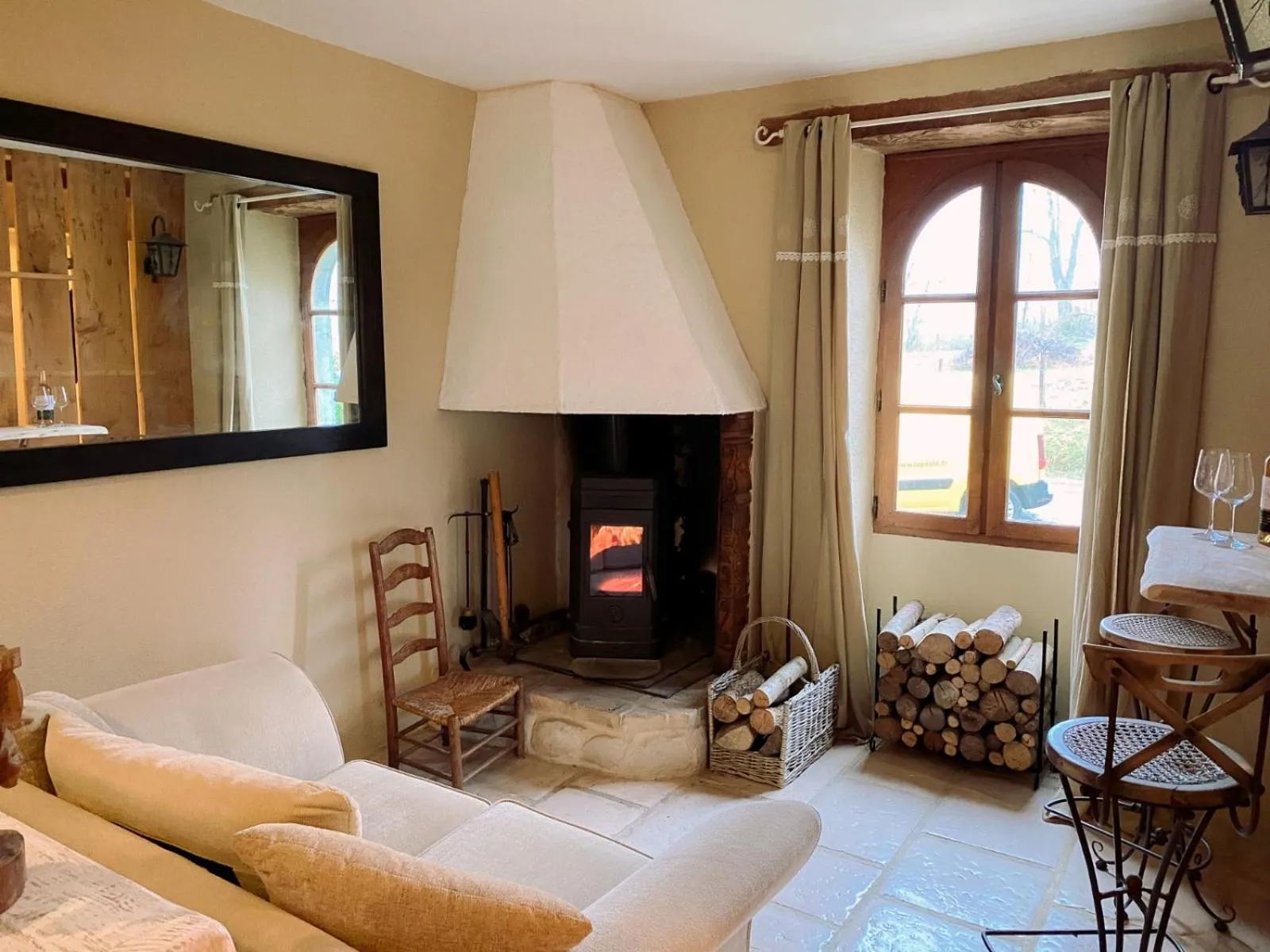 Living room in Bains de Secours, Chambres d'hotes