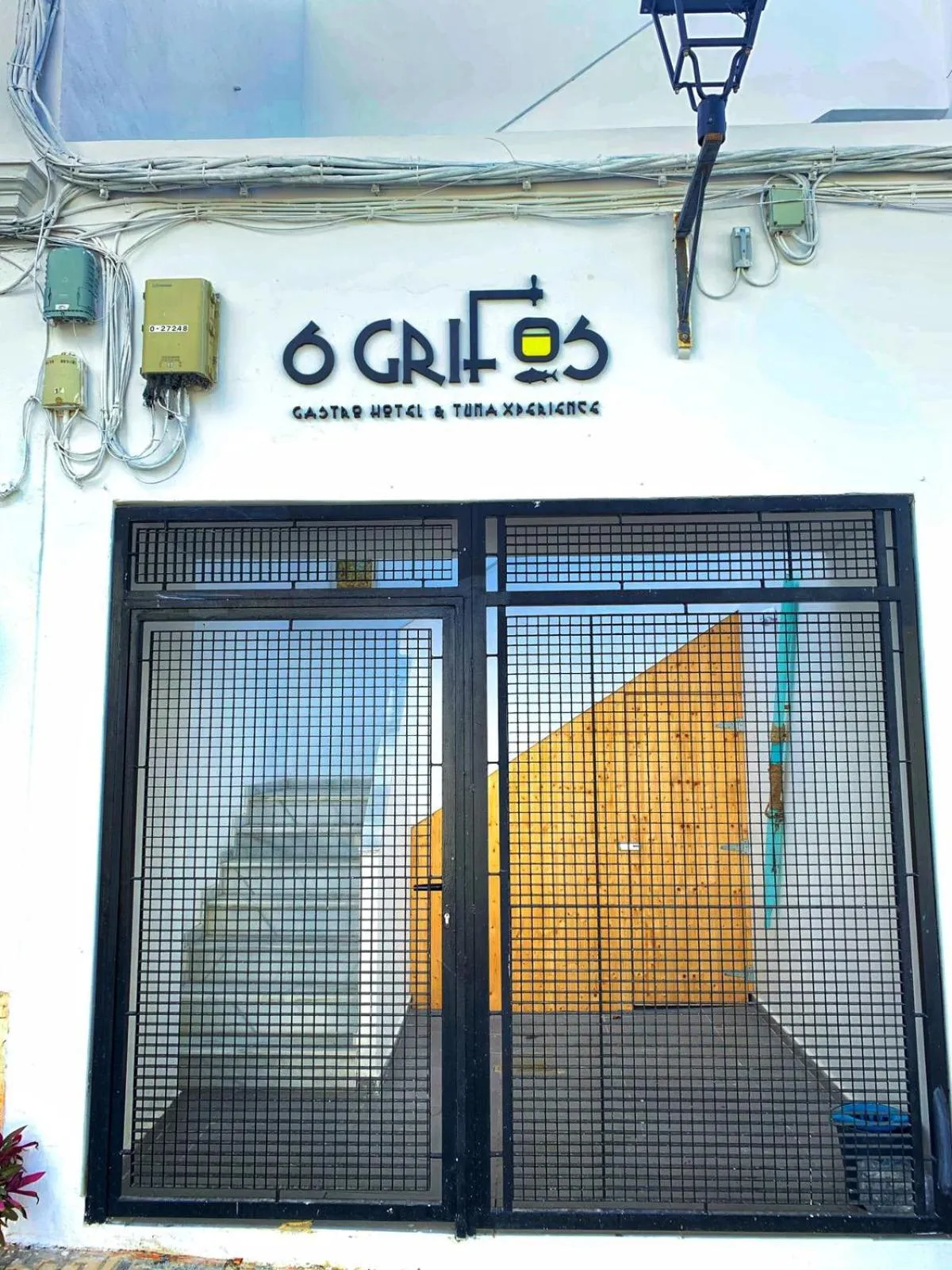 Facade/entrance in 6 grifos habitaciones turísticas