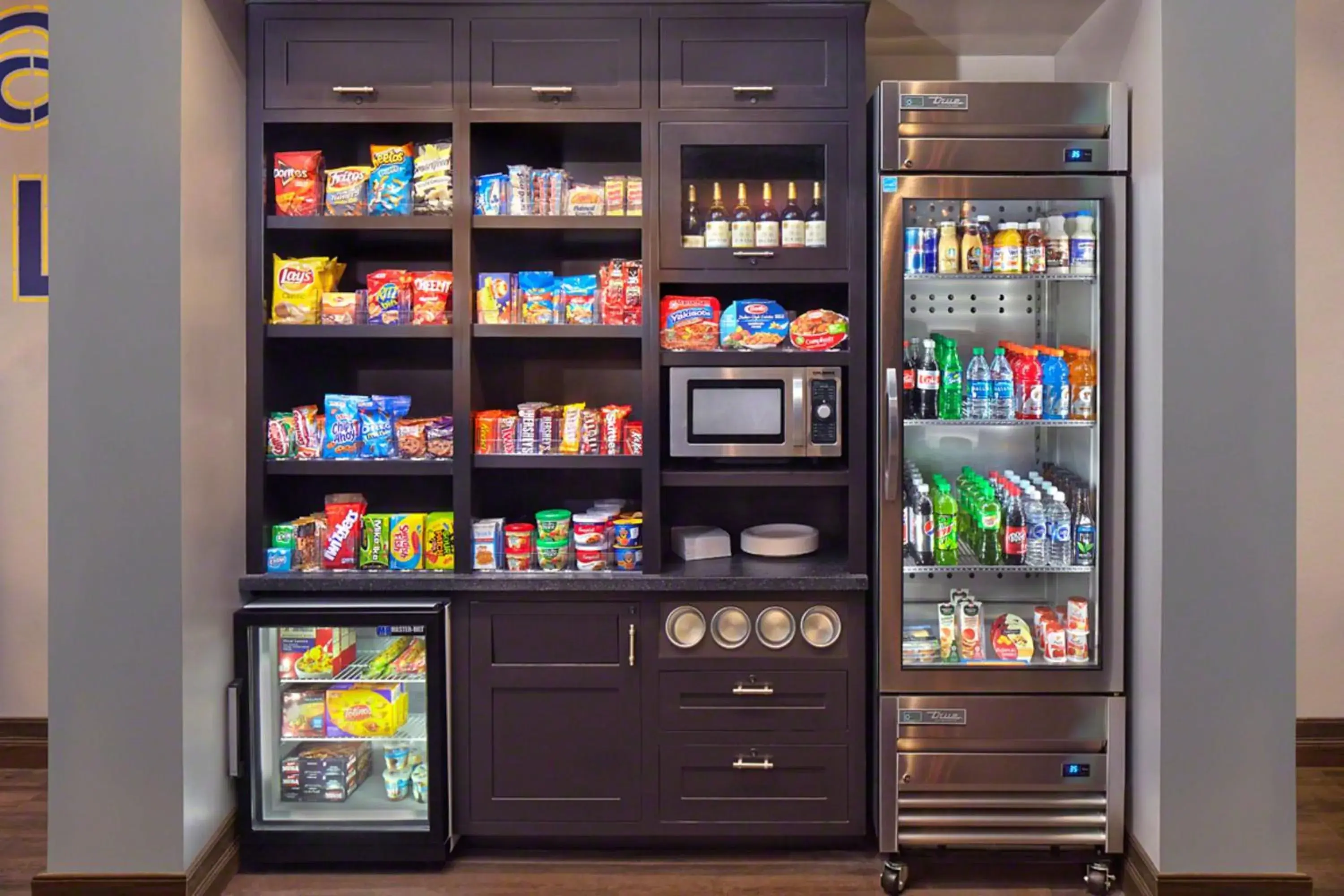 Restaurant/places to eat in Scholar Morgantown, Tapestry Collection by Hilton Restaurant/places to eat in Scholar Morgantown, Tapestry Collection by Hilton