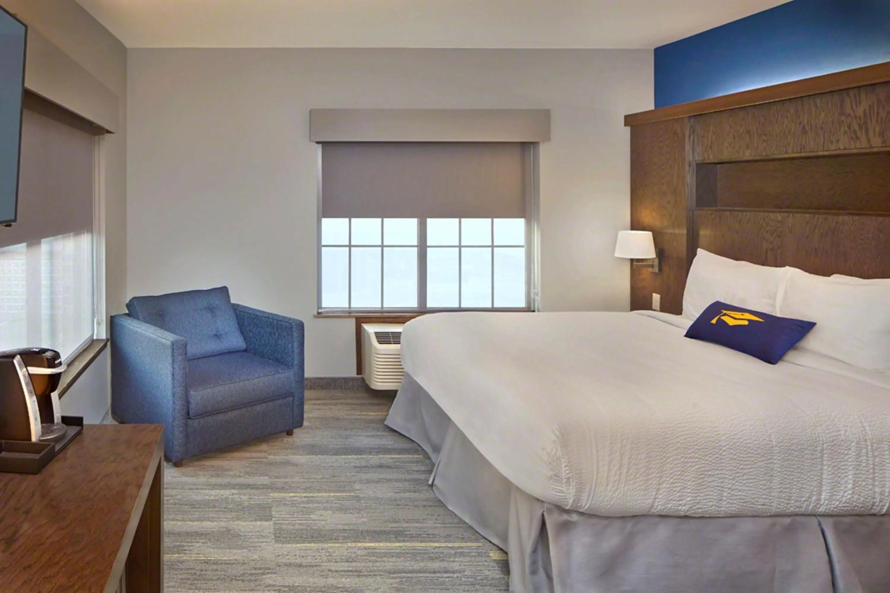 Bed in Scholar Morgantown, Tapestry Collection by Hilton