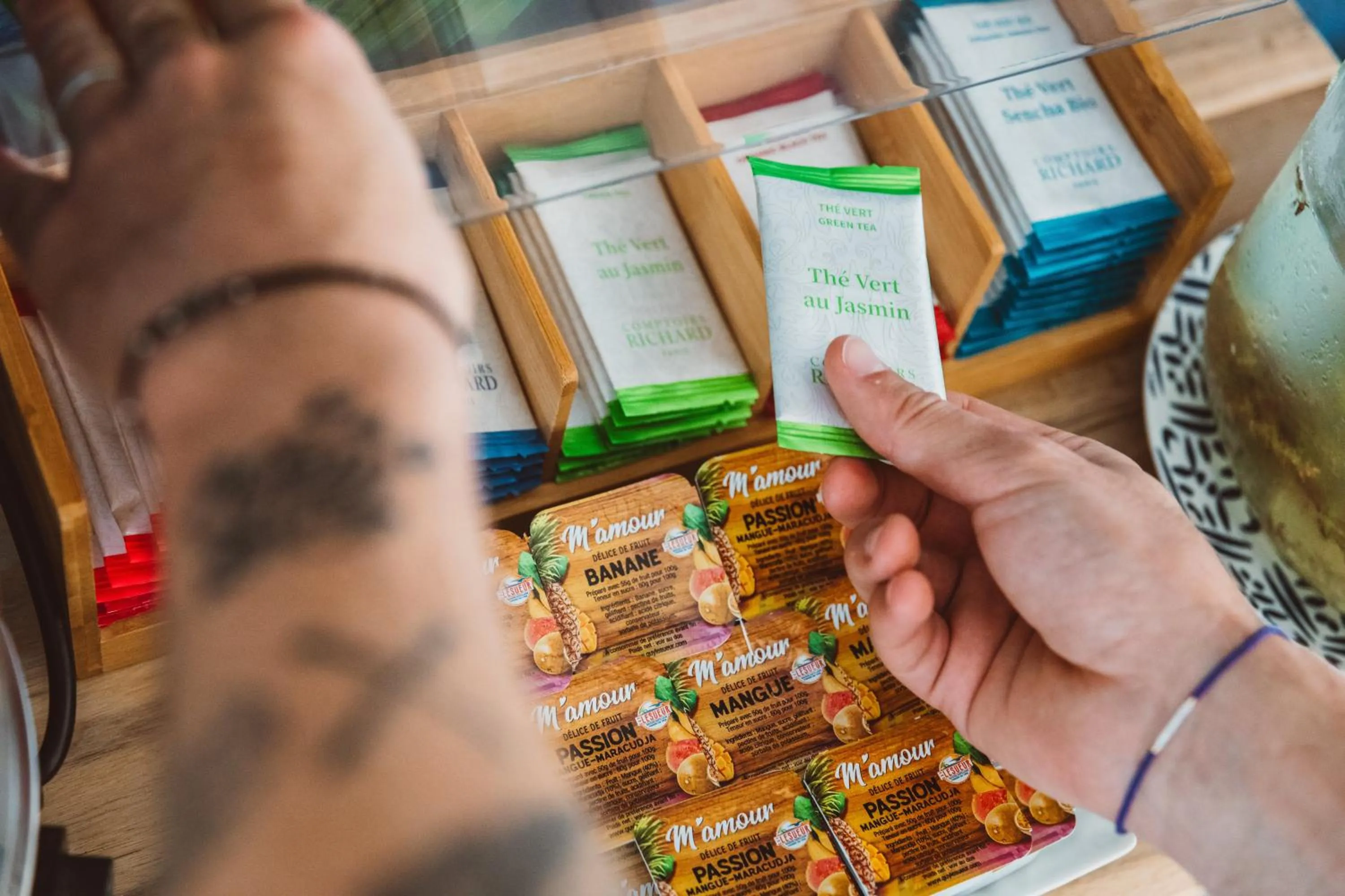 Food and drinks in Hôtel Amaudo