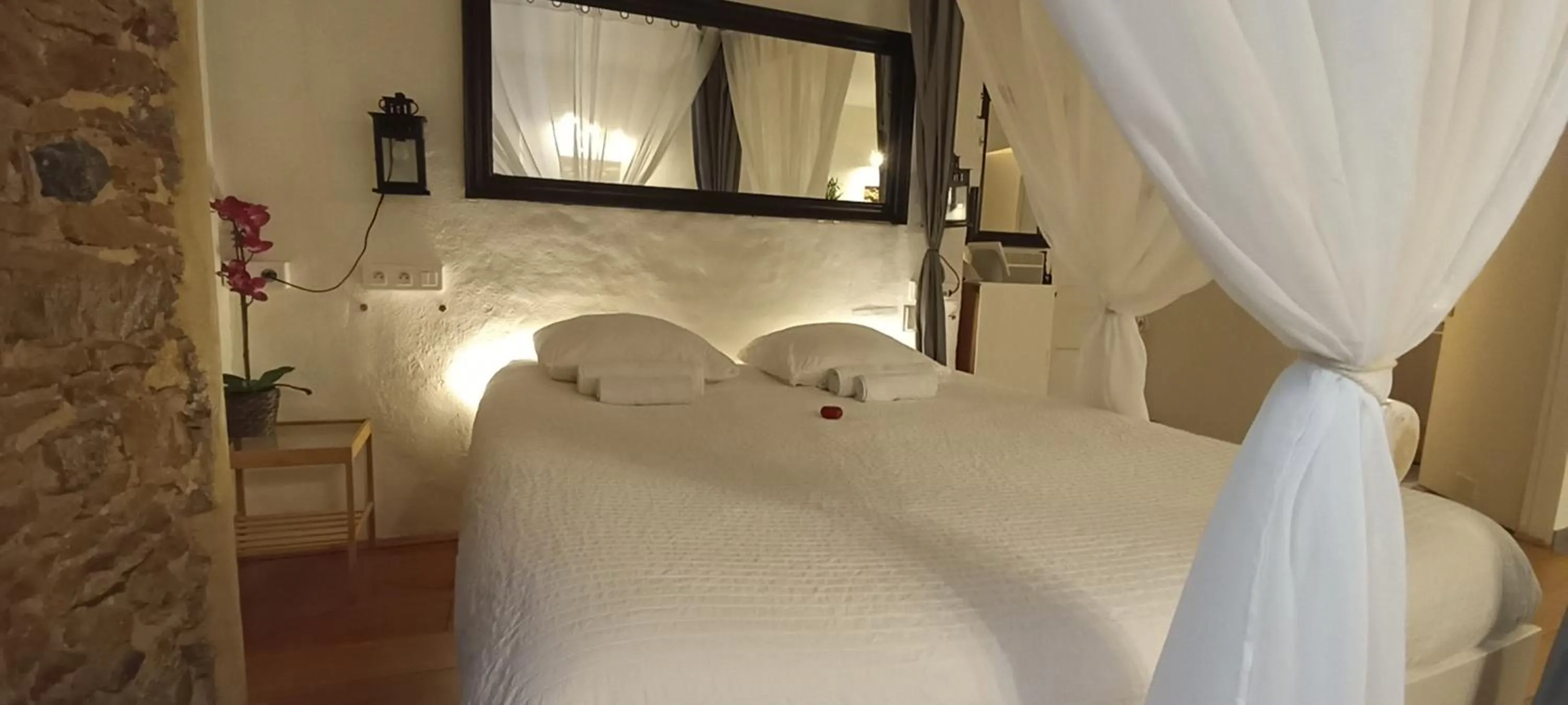 Bed in La Loge Du Vieux Lyon