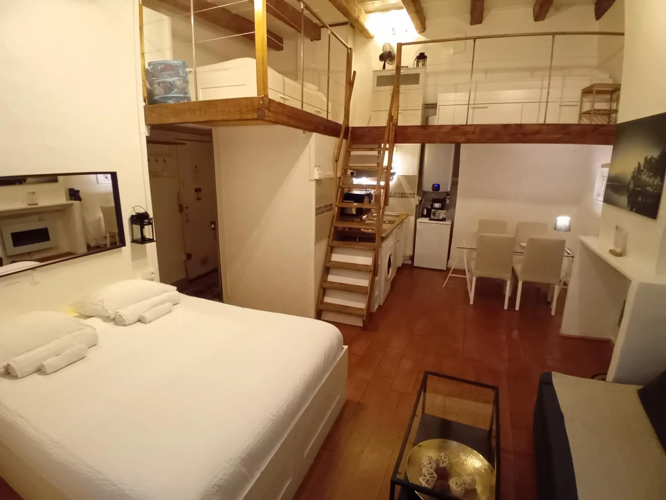 Bed in La Loge Du Vieux Lyon