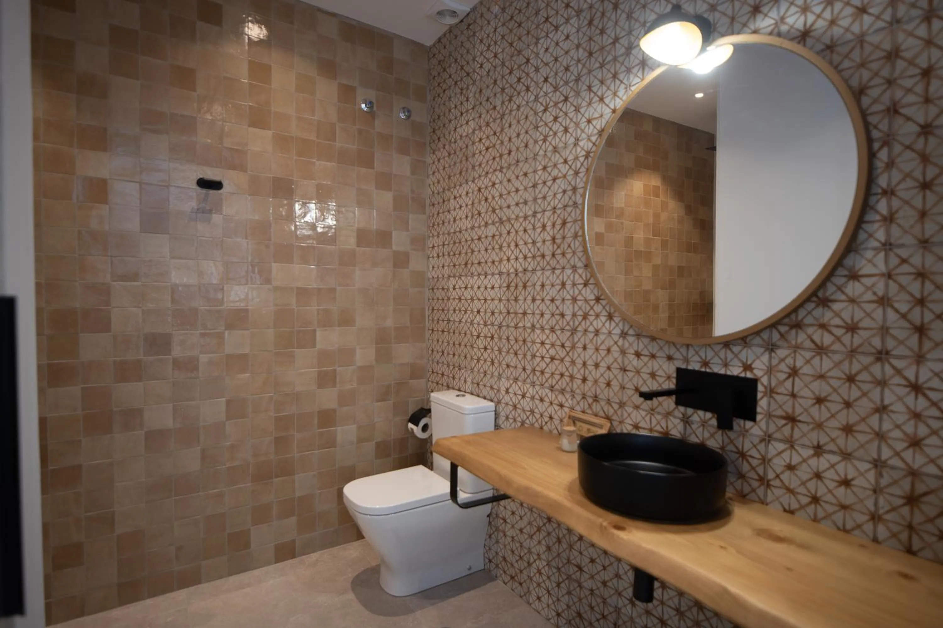 Bathroom in Manzanilla - Hospedería Boutique by La Judería De Vejer- ADULTS ONLY