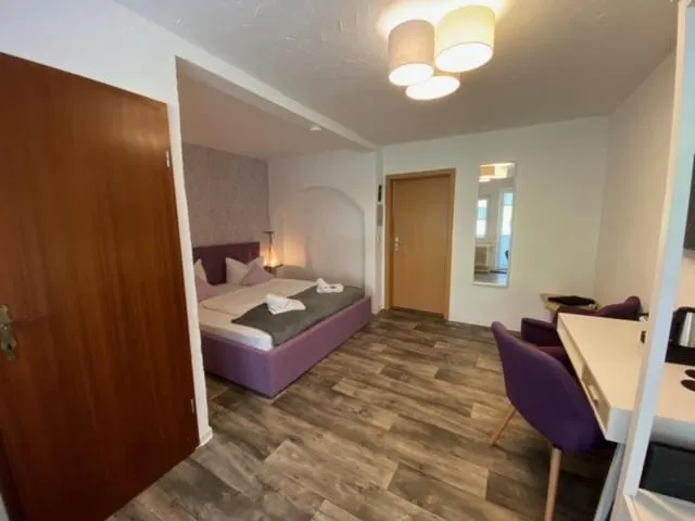 Bed in Hotel Rathaus